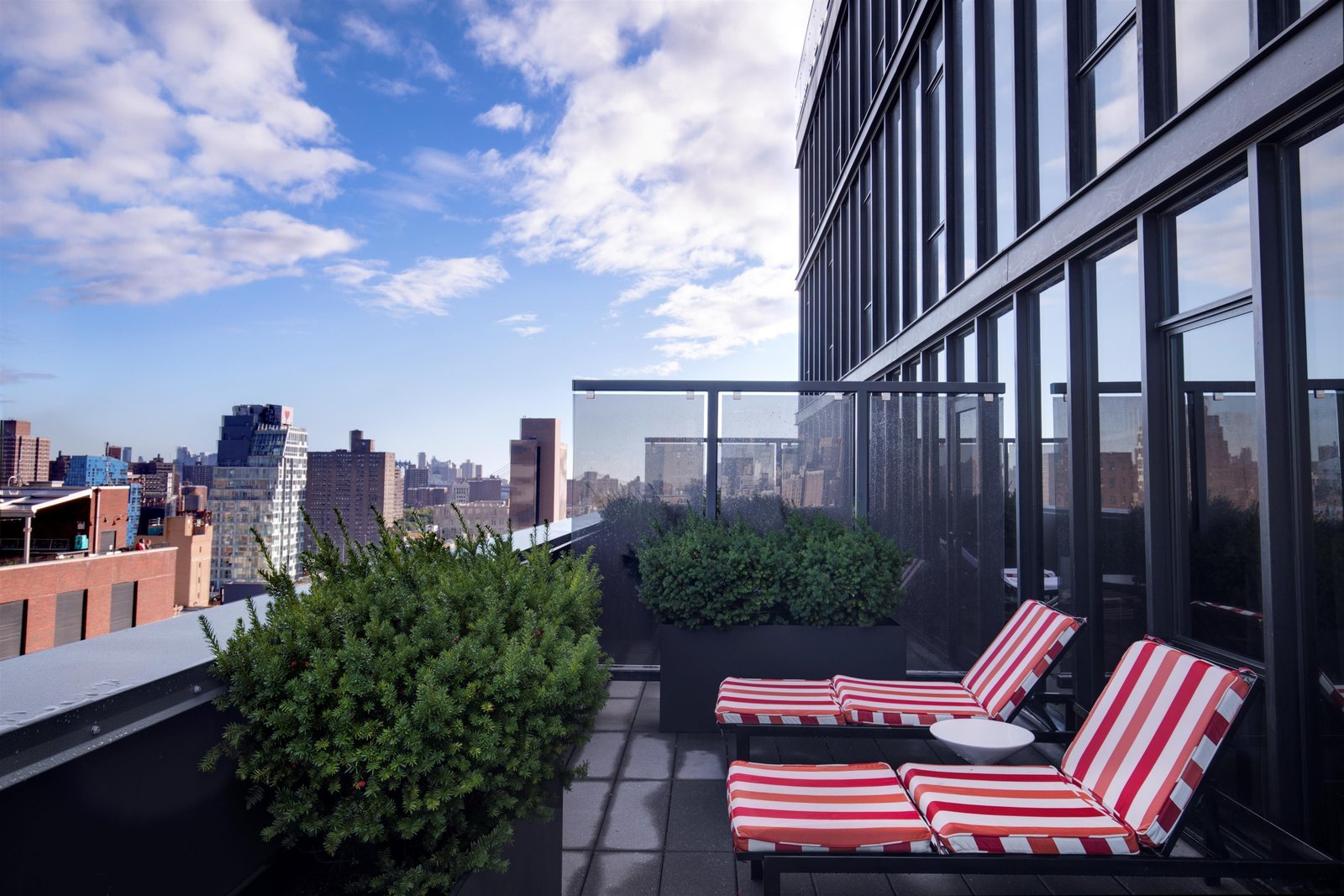 SIXTY LES Hotel