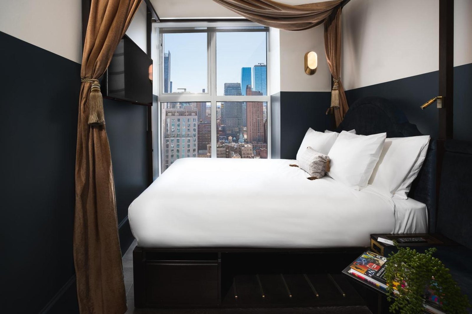 CIVILIAN Hotel — rooms