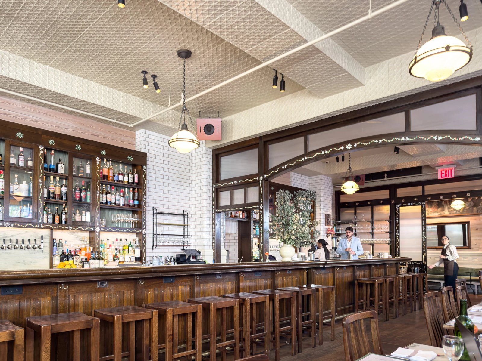 Nine Orchard, corner bar