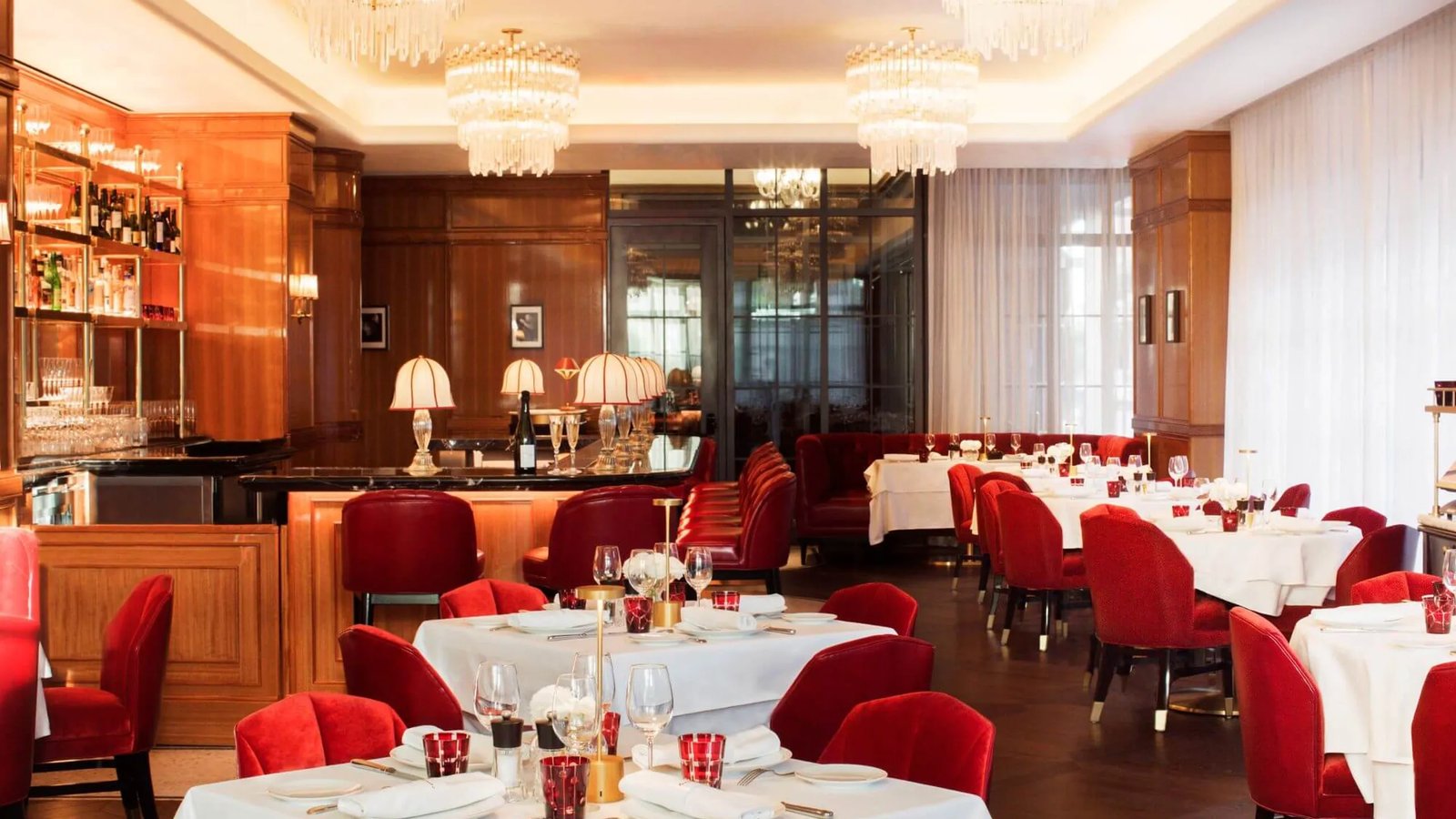 Fouquet's New York, at the table