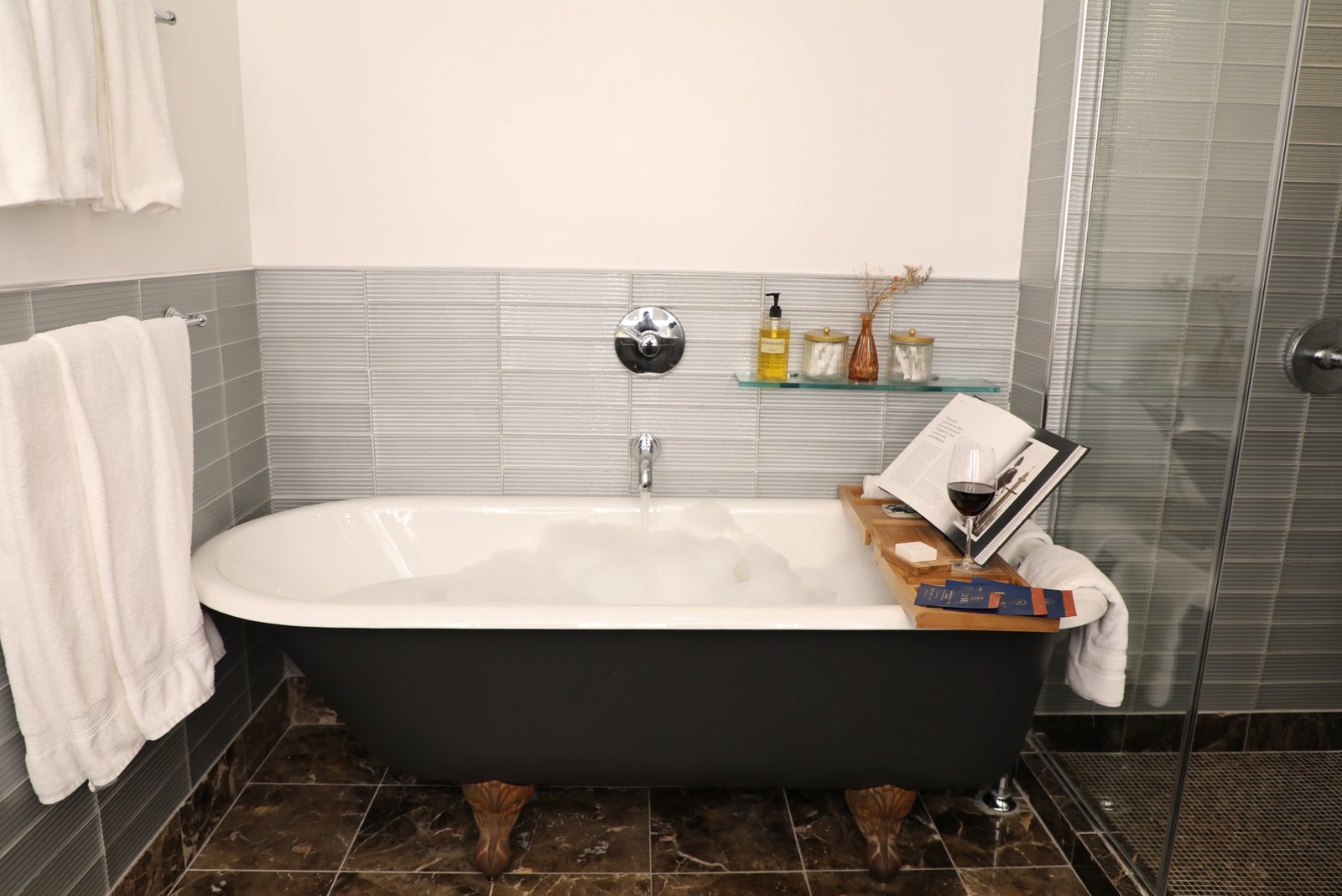 Gild Hall, A Thompson Hotel — rooms