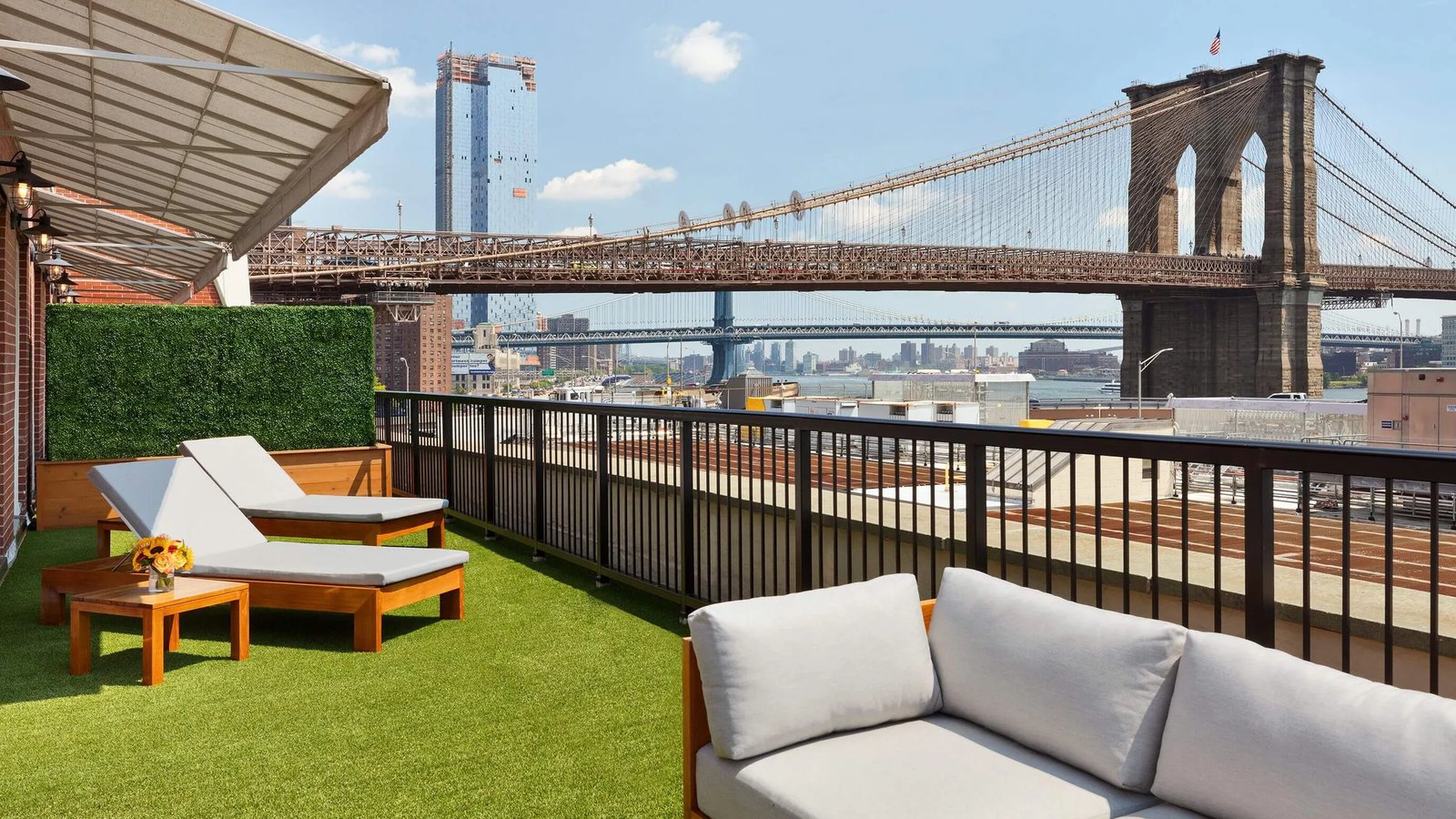 33 Hotel New York City Seaport — vibe