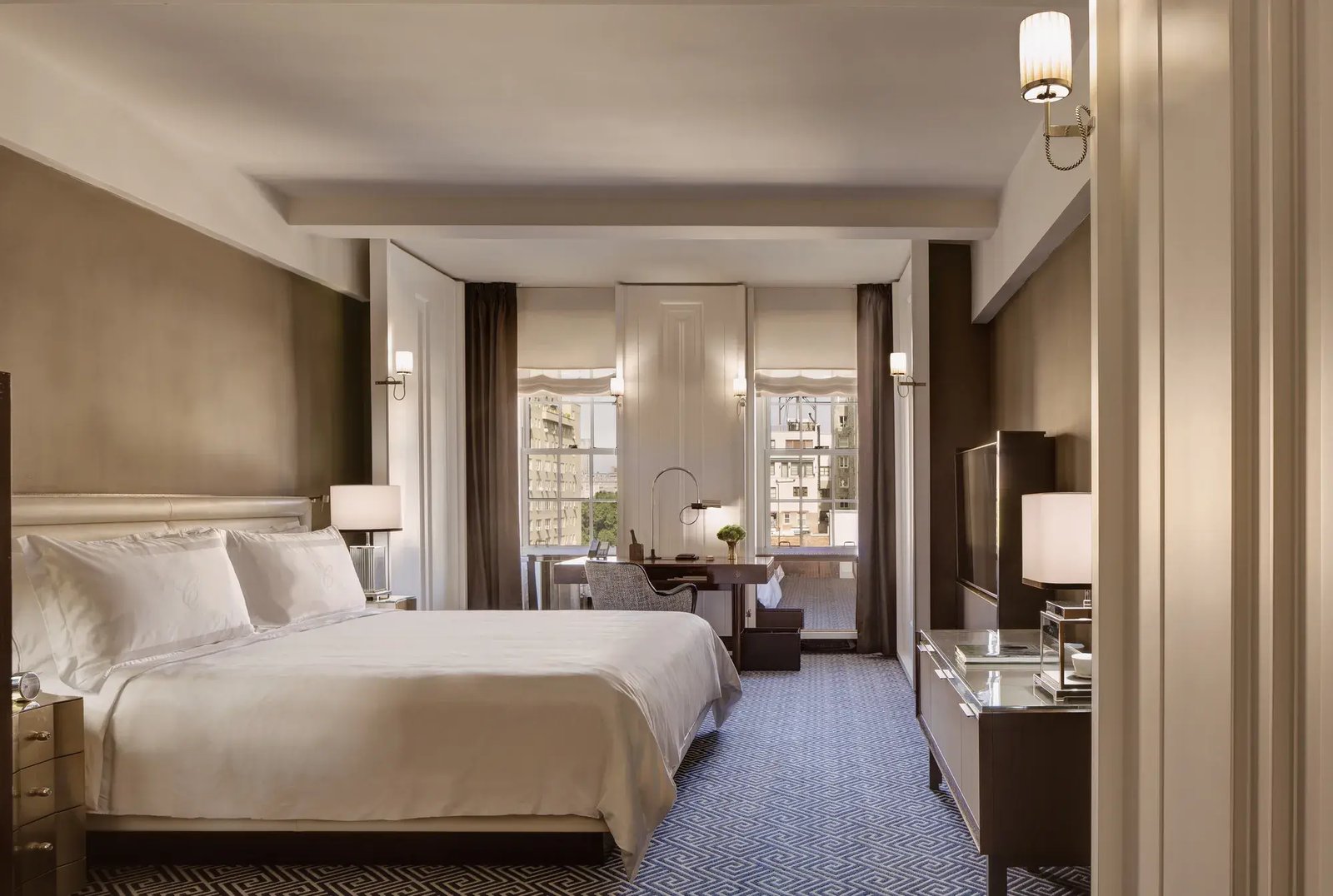 The Carlyle Rosewood Hotel — rooms