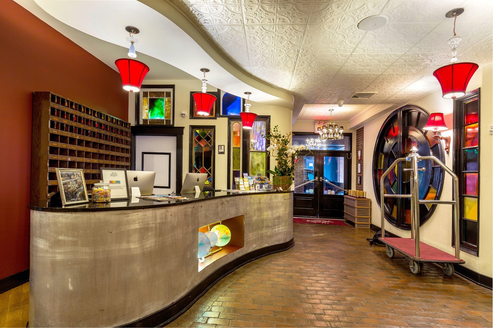 Henry Norman Hotel — vibe