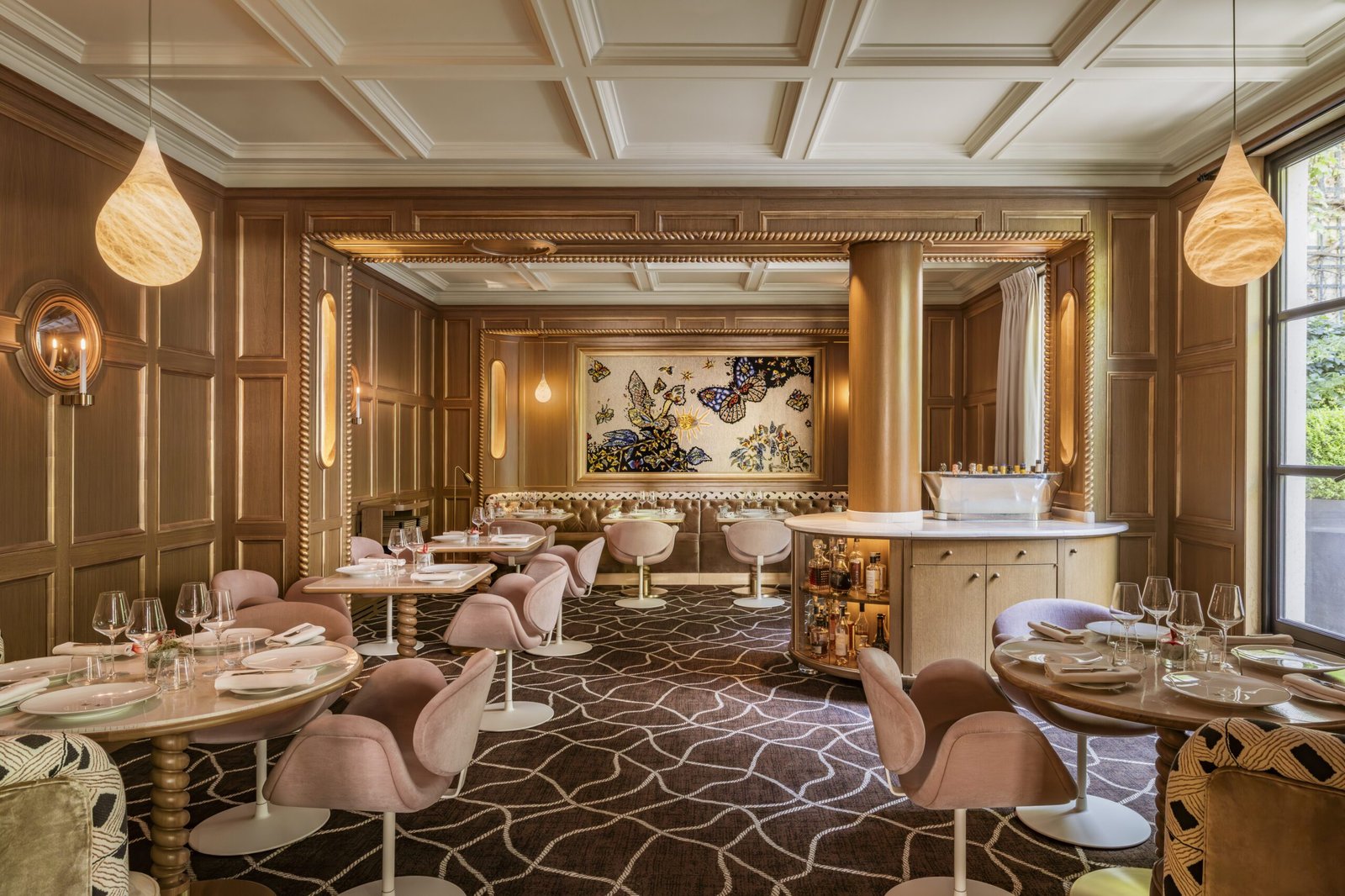 Le Pavillon de la Reine — eat & drink