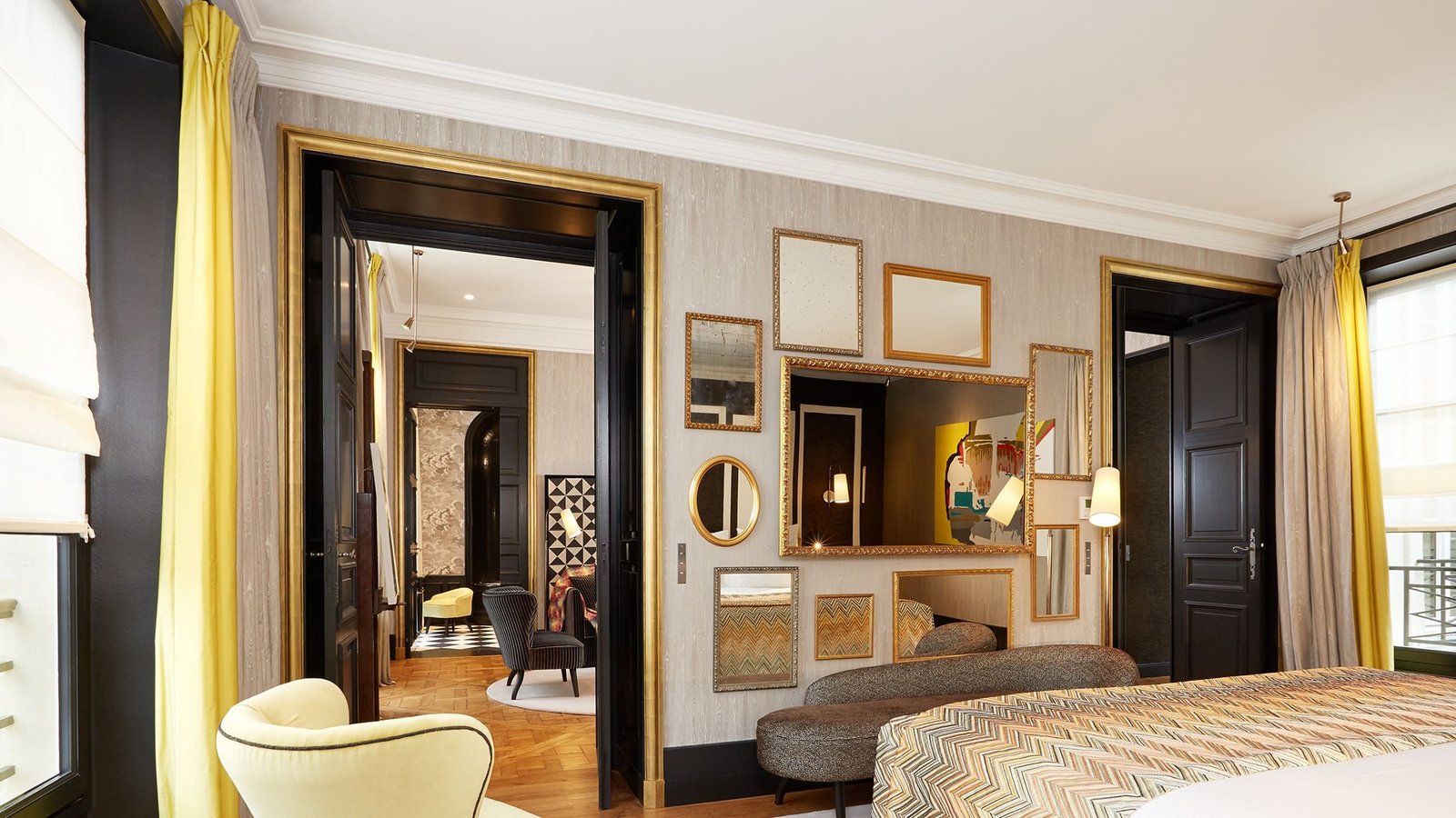 Le Pavillon de la Reine — rooms