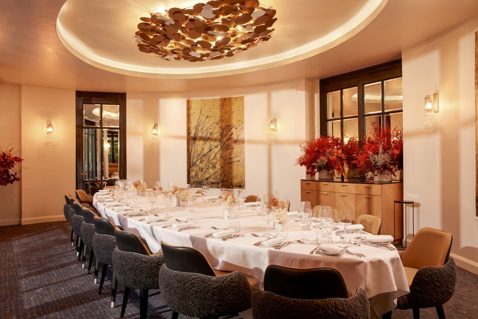 Le Burgundy Paris, at the table