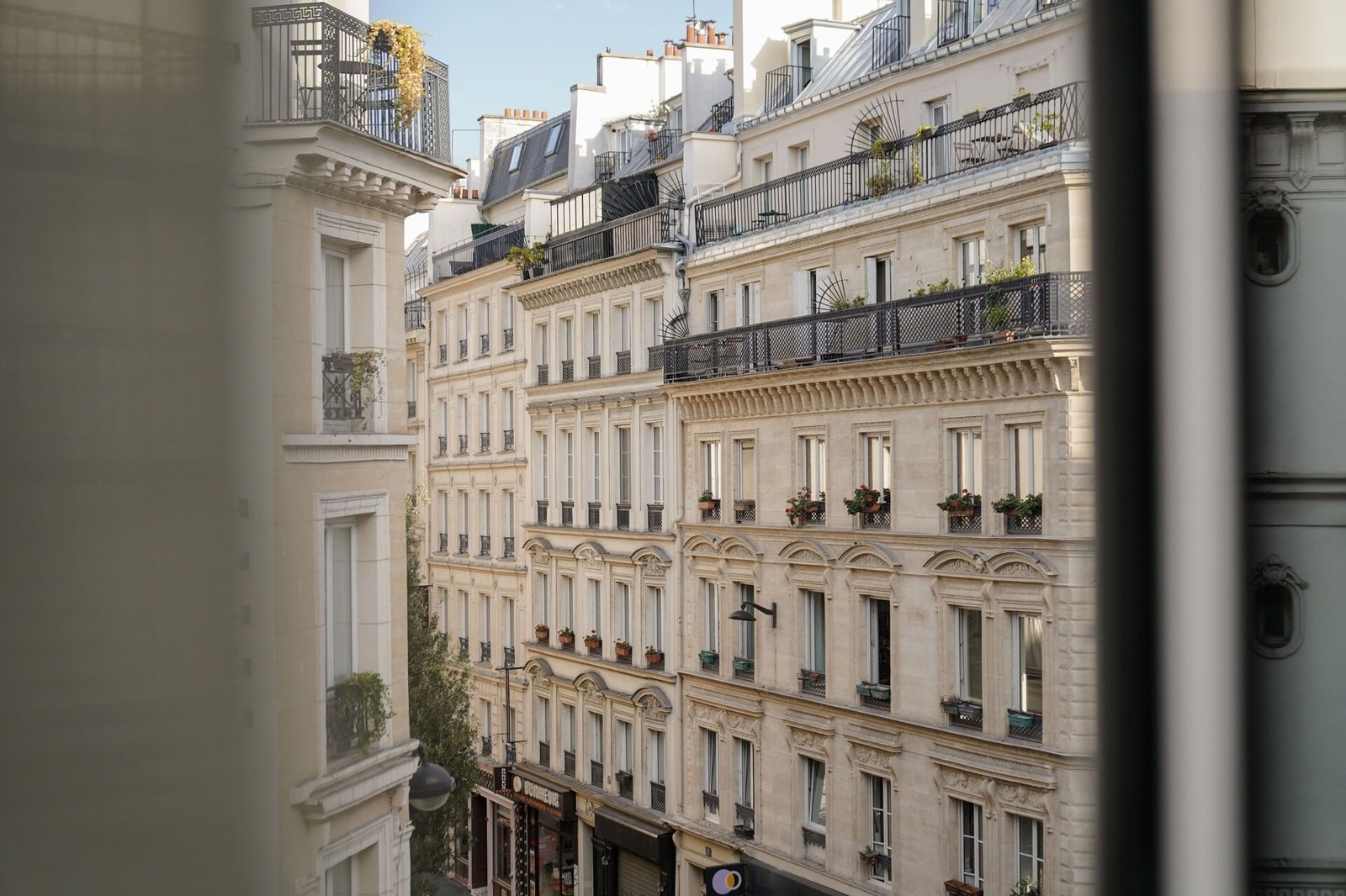 Hôtel Pulitzer Paris — backstory