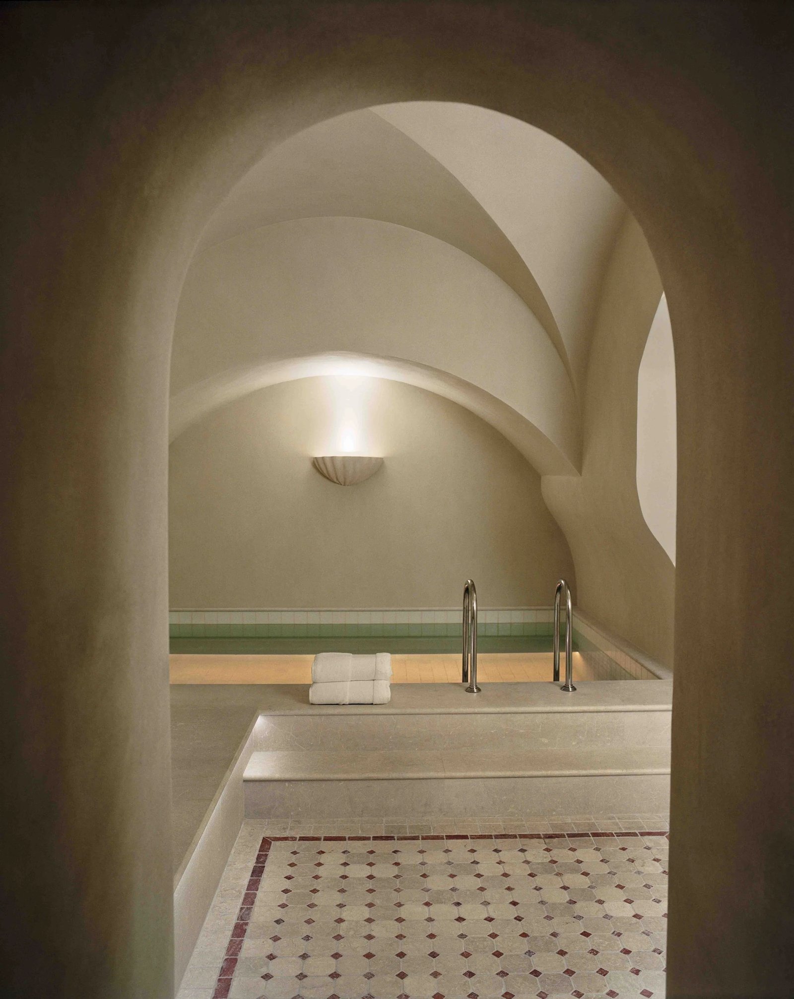 Château Voltaire, the pool