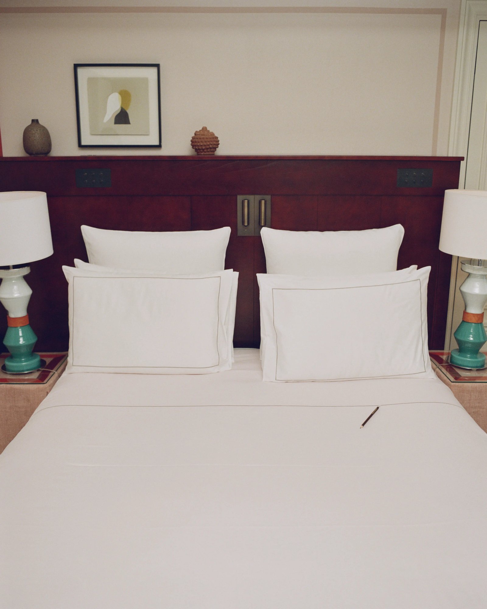 Experimental Marais — rooms