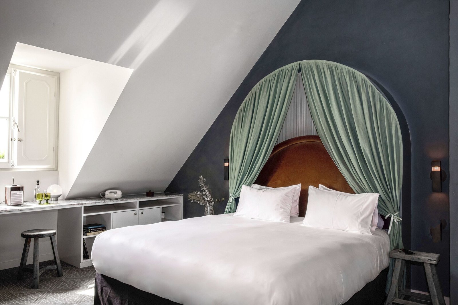 Grands Boulevards Experimental — rooms