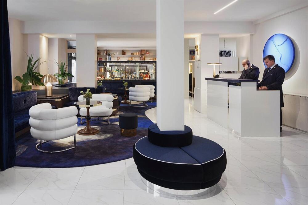 Hôtel Bel Ami — vibe