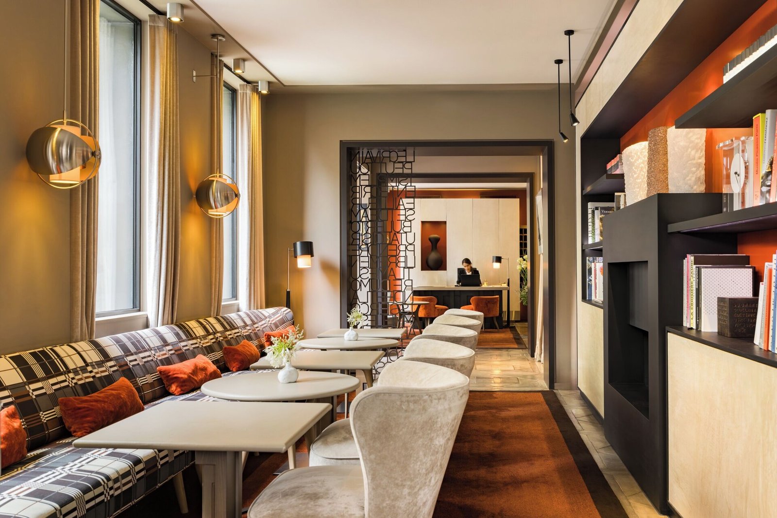 Le Pavillon des Lettres — vibe