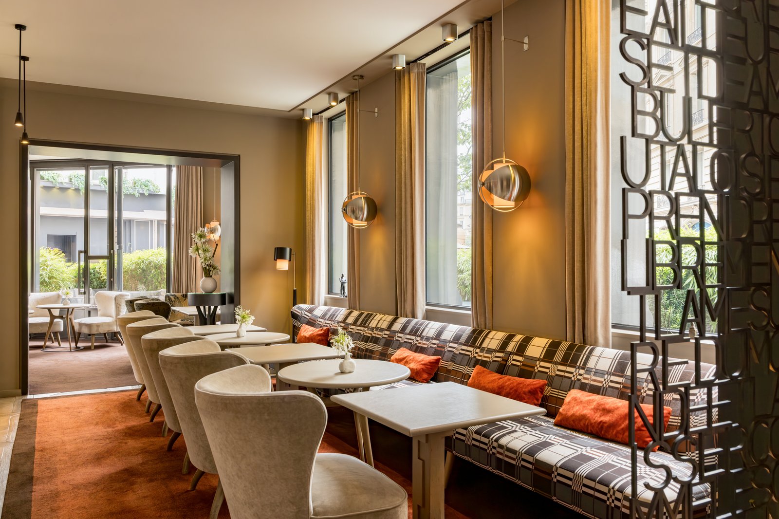 Le Pavillon des Lettres — rooms