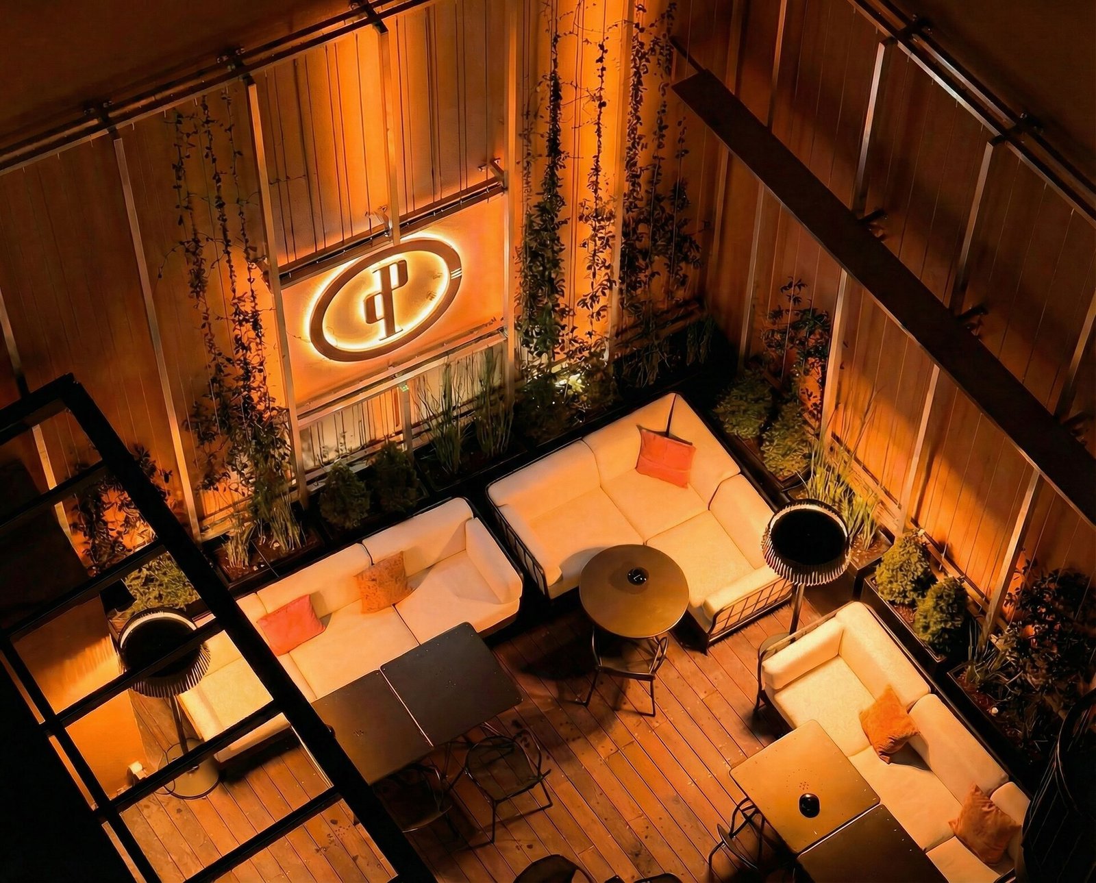 Hôtel Perpetual - Elysées-Montaigne — eat & drink