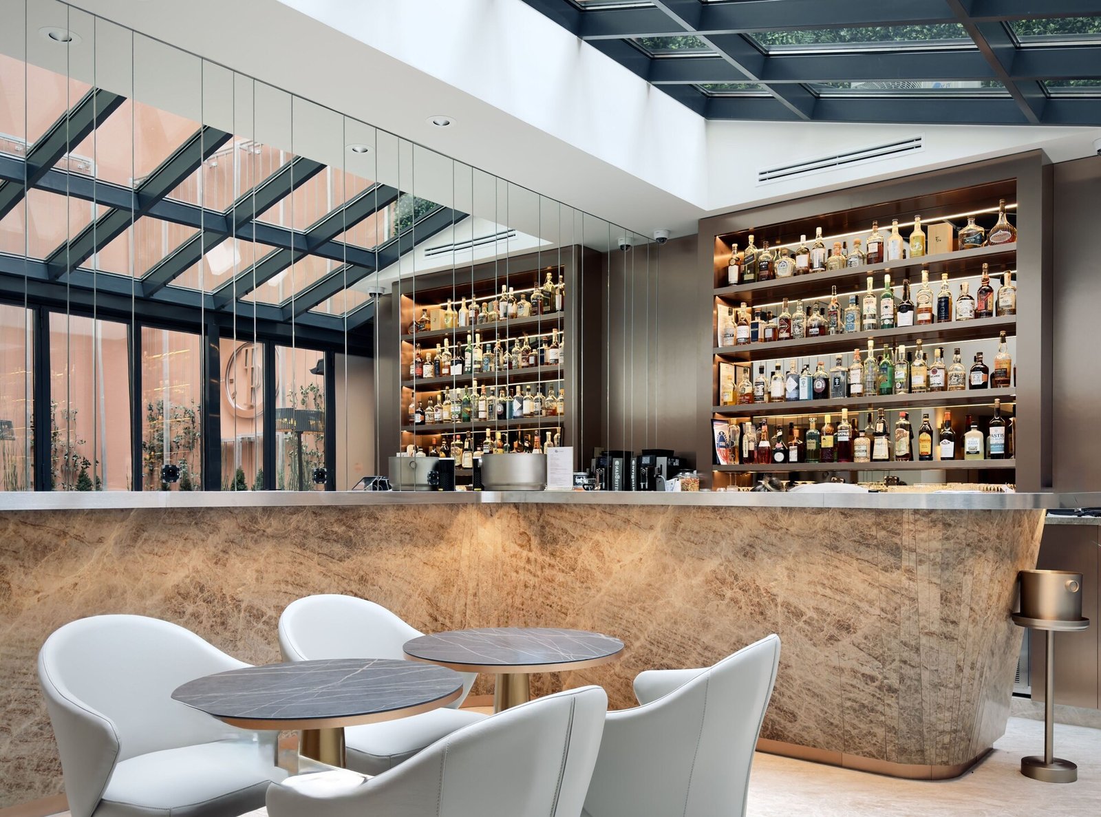 Hôtel Perpetual - Elysées-Montaigne — eat & drink
