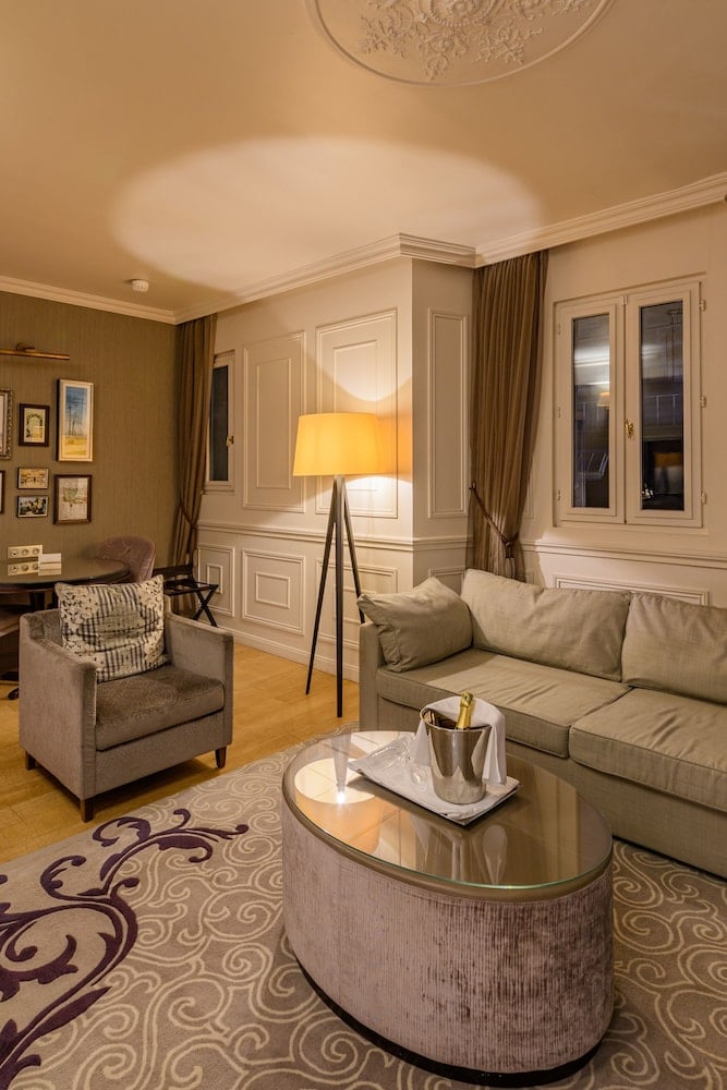 La Clef Louvre Paris Hotel — rooms
