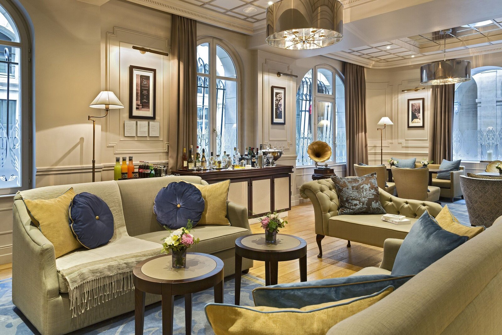 La Clef Louvre Paris Hotel — eat & drink