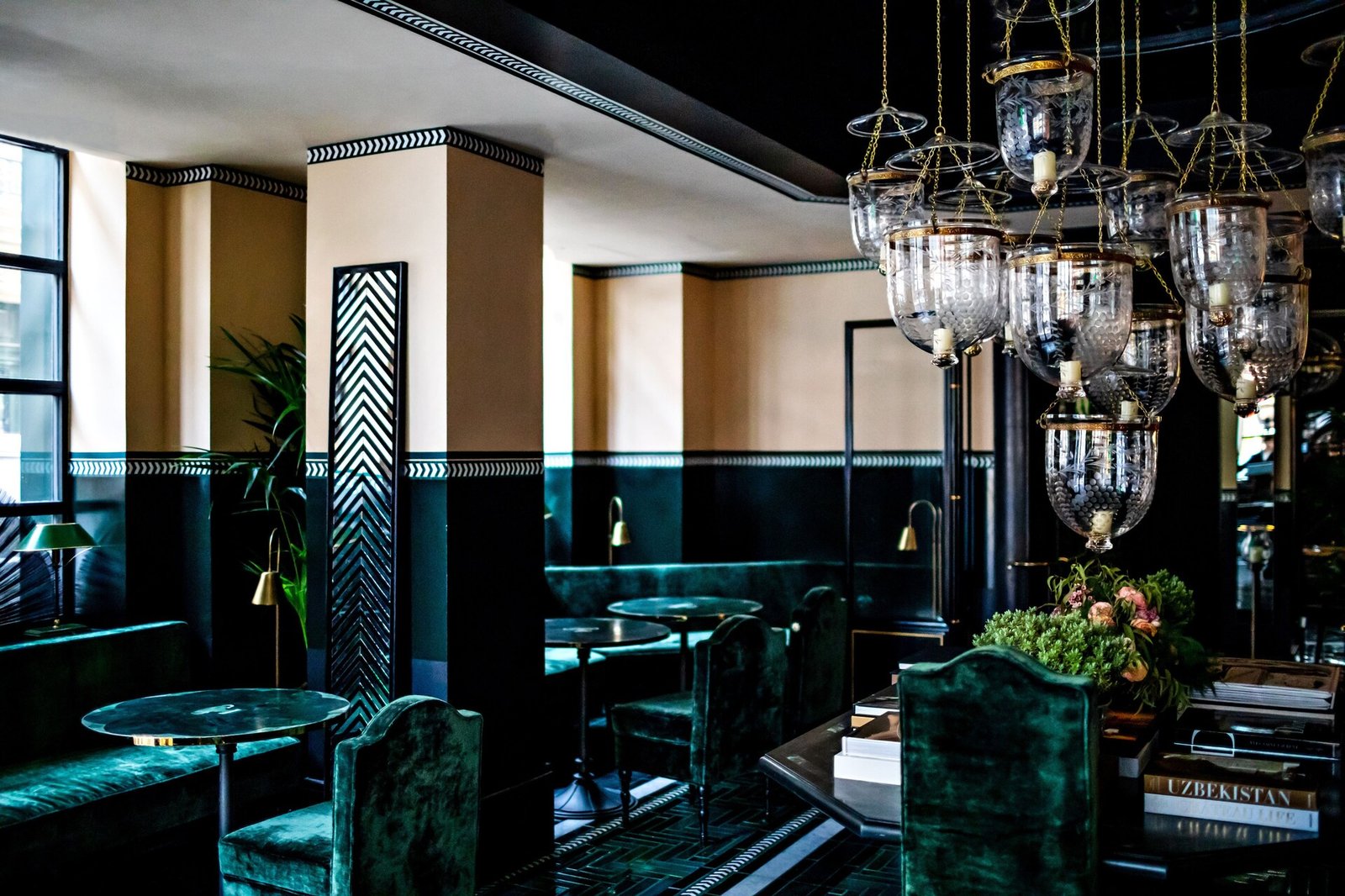 Monsieur George Hôtel & Spa - Champs Elysées — eat & drink