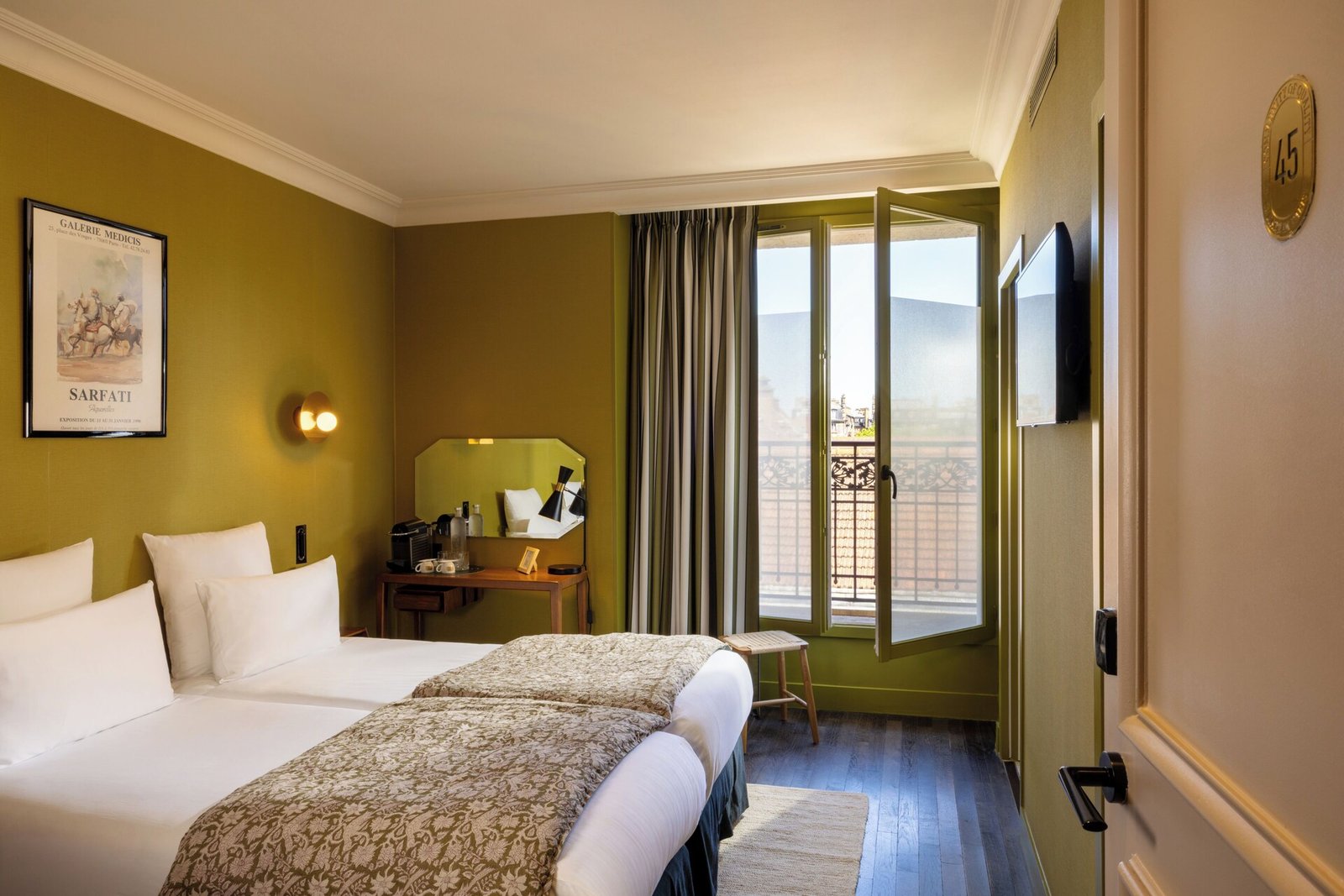 C.O.Q Hotel Paris — rooms
