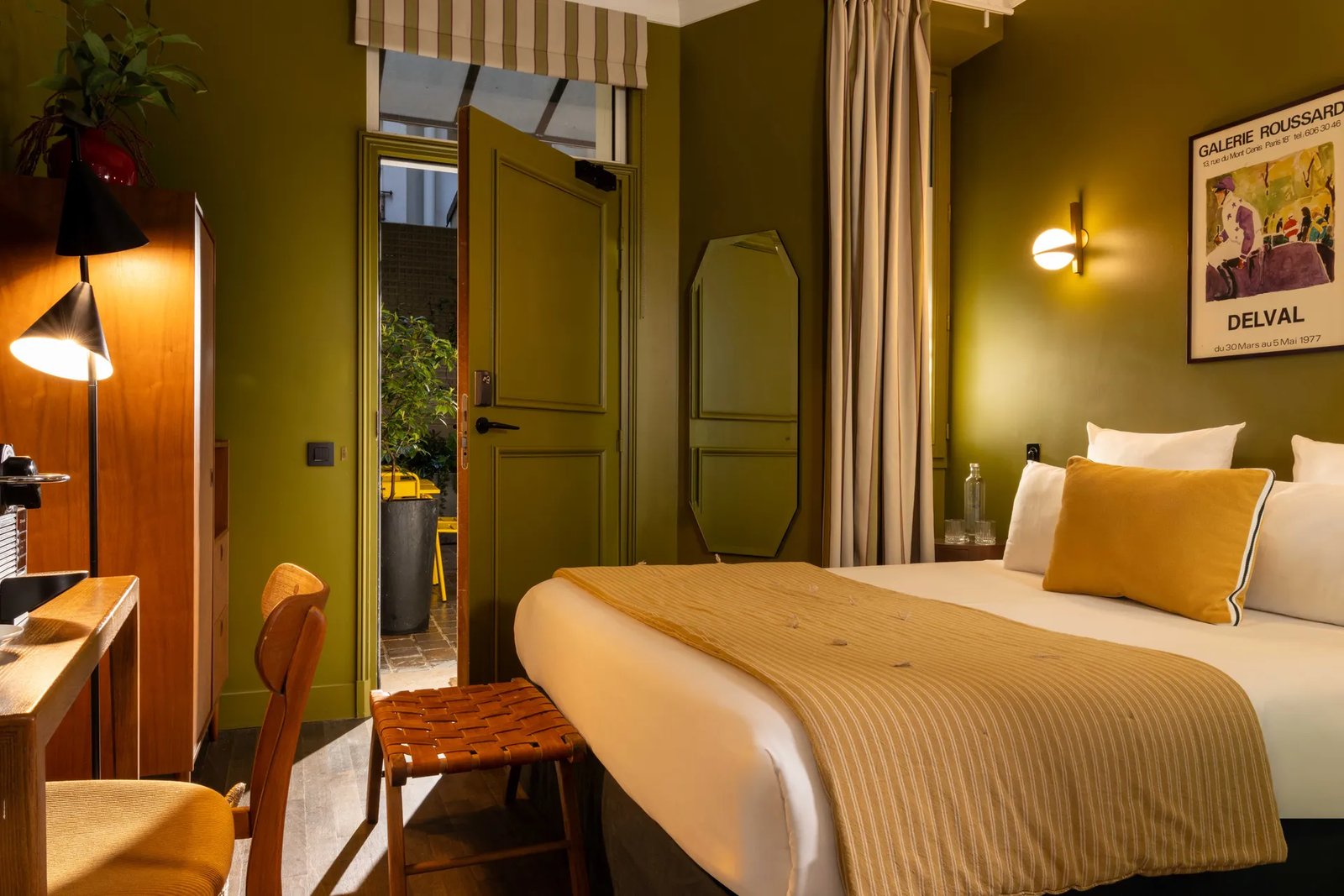 C.O.Q Hotel Paris — rooms