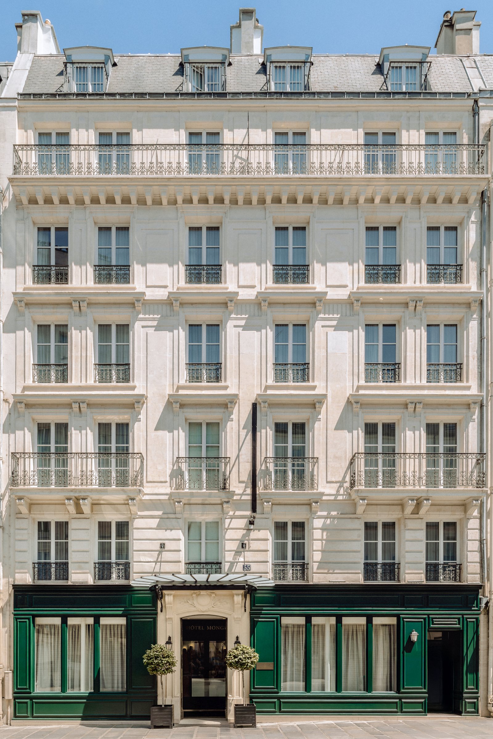 Hôtel Monge — backstory