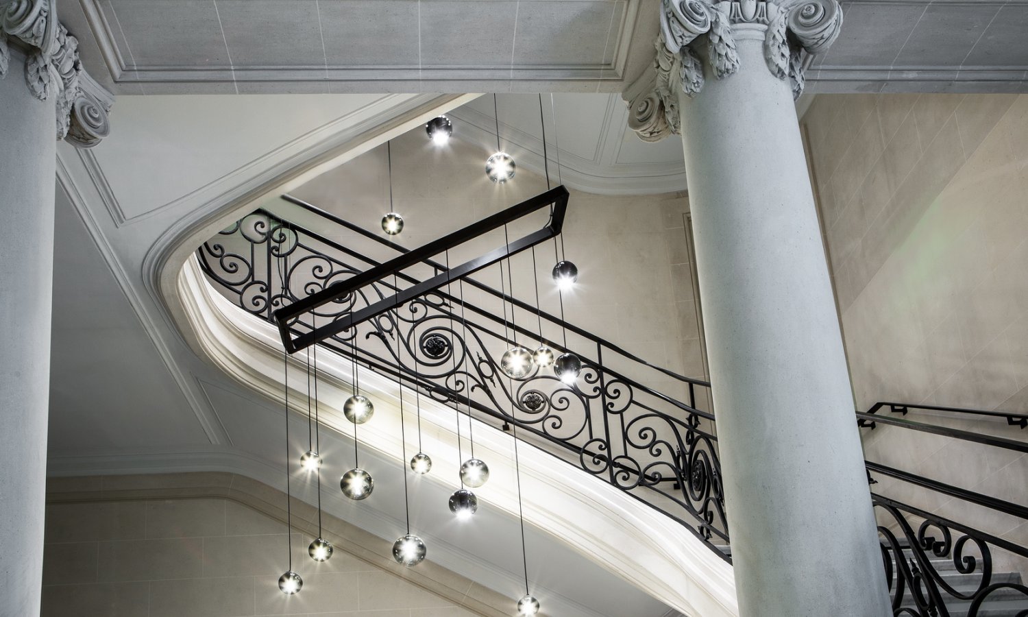 La Clef Champs-Élysées Hotel — vibe
