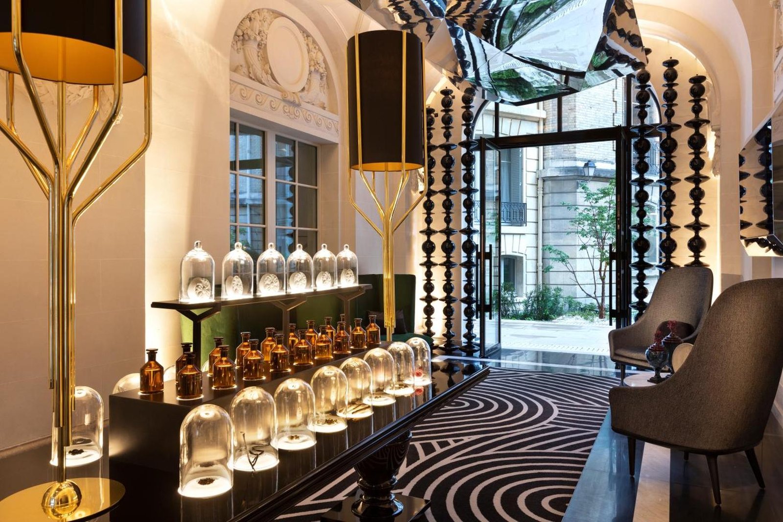La Clef Champs-Élysées Hotel — eat & drink