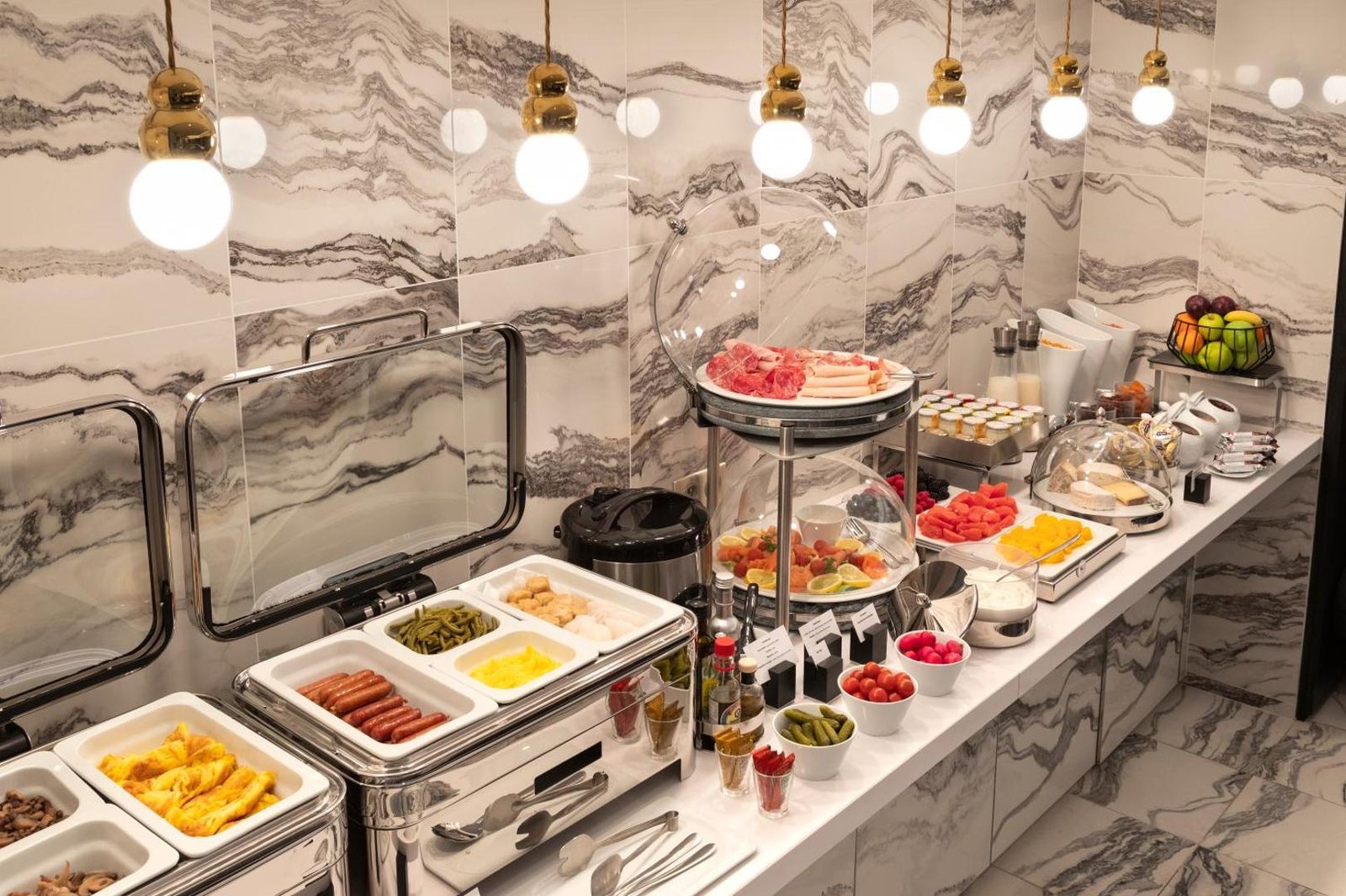 La Clef Champs-Élysées Hotel — eat & drink