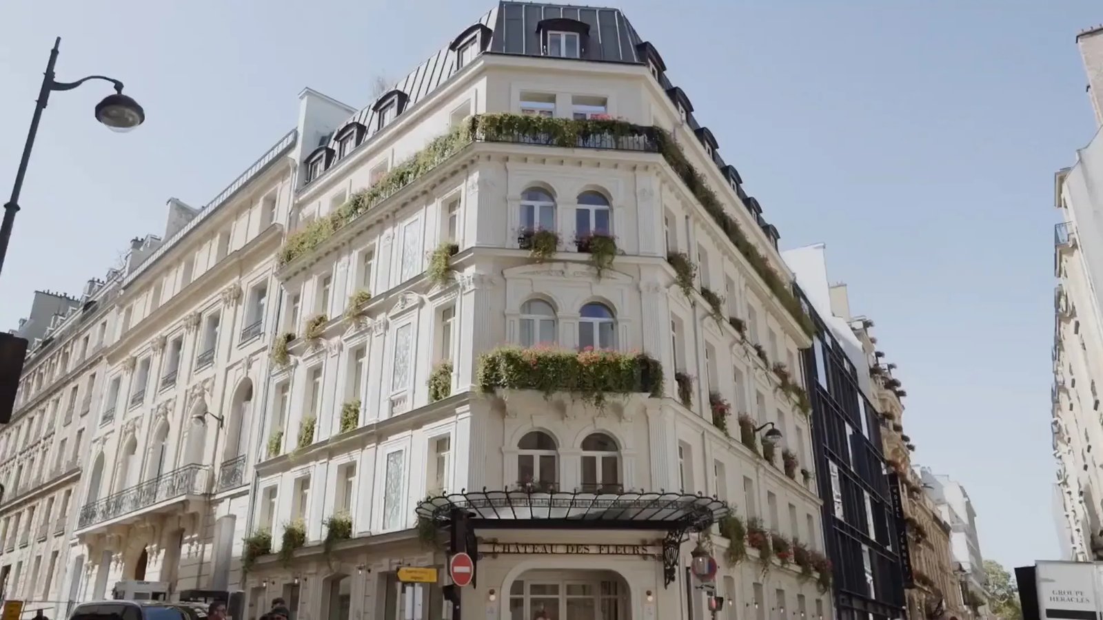Château des Fleurs Hôtel & Spa Paris — backstory