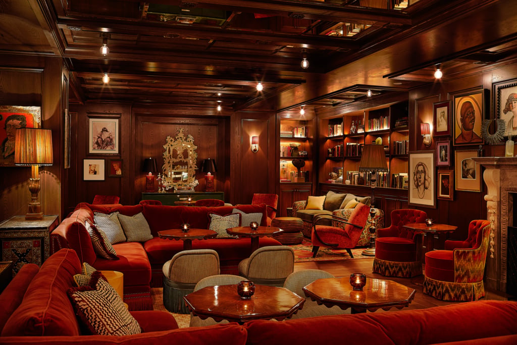 The Fifth Avenue Hotel, the portrait bar