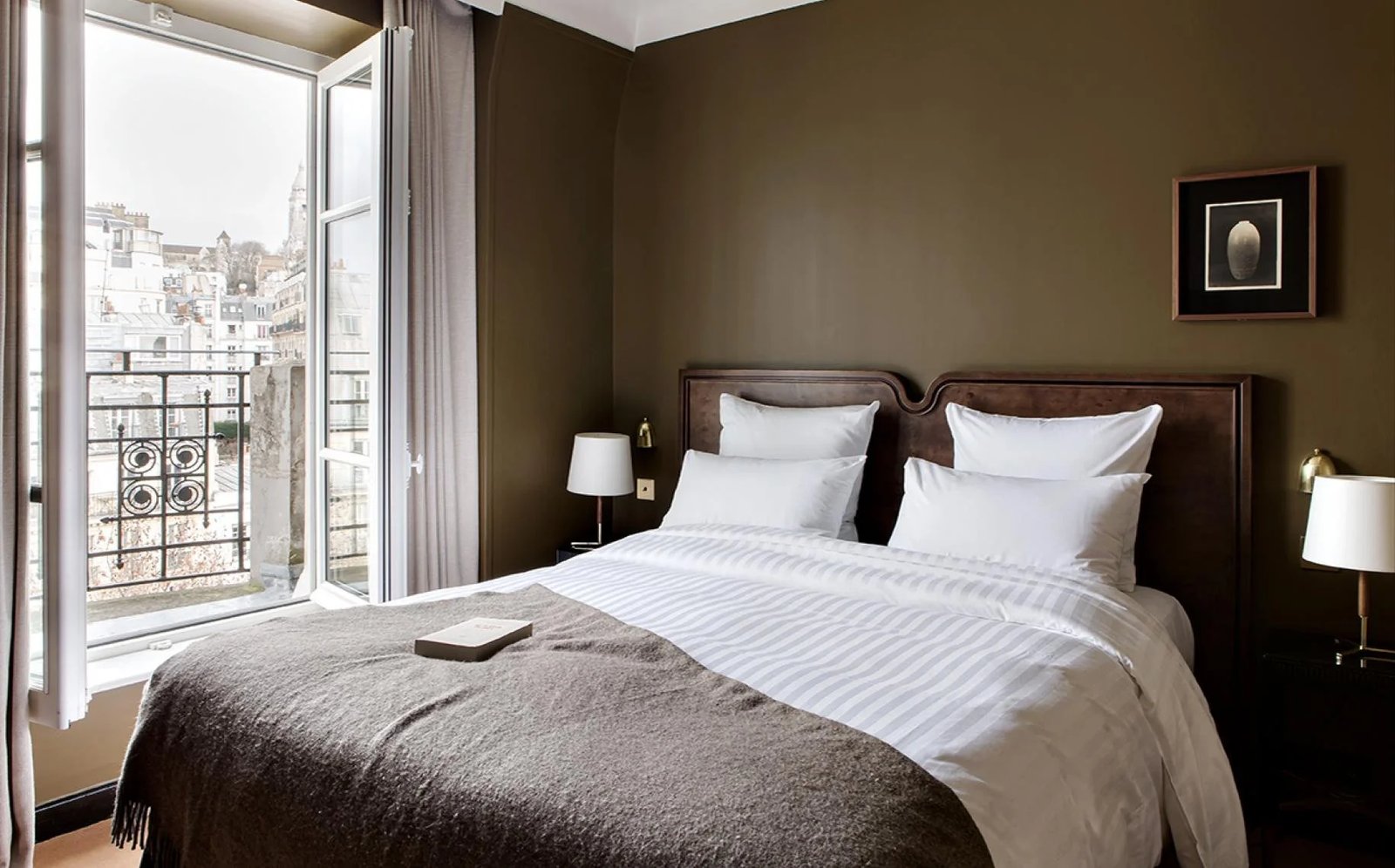 Hôtel Rochechouart — rooms