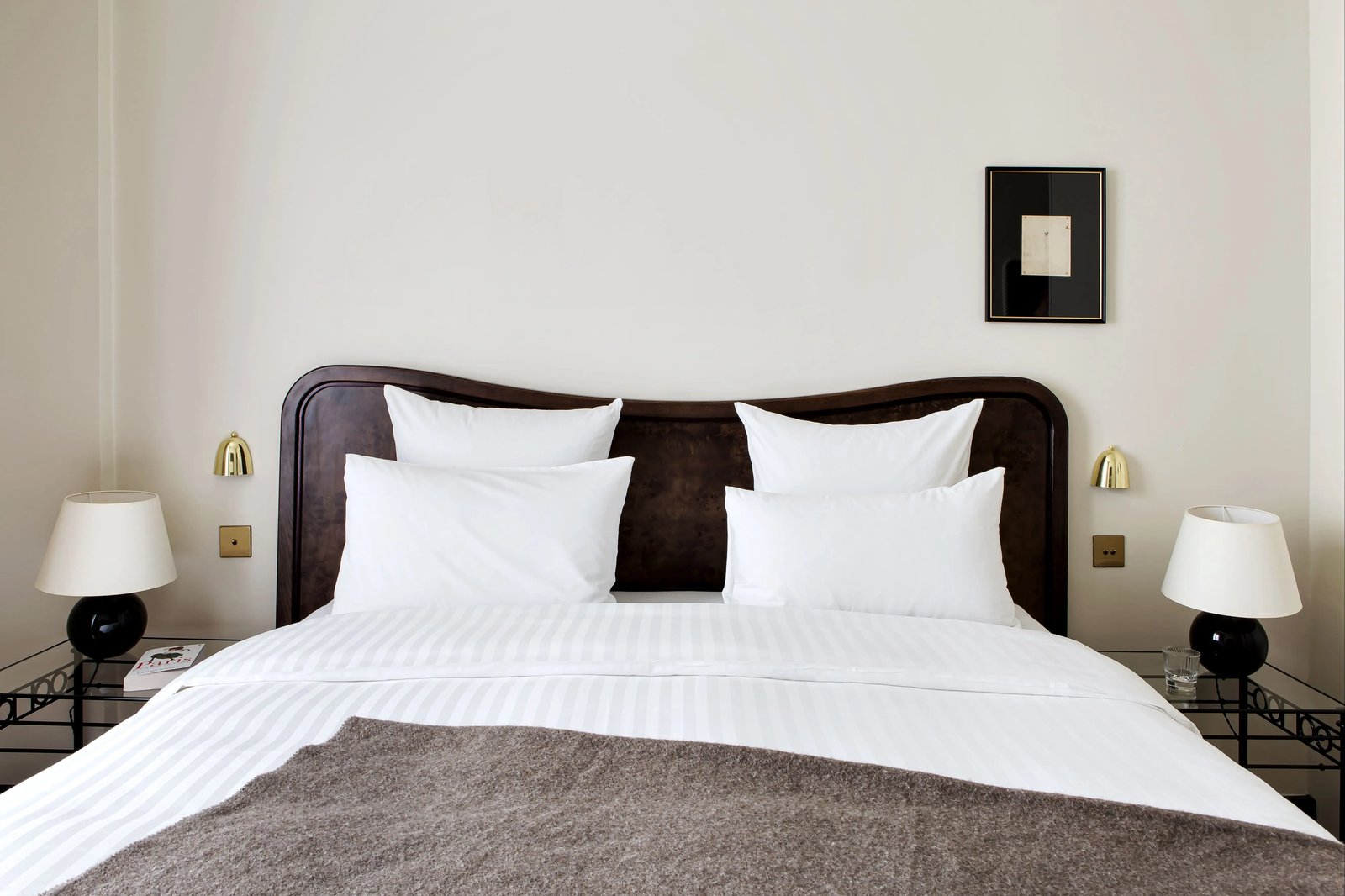 Hôtel Rochechouart — rooms