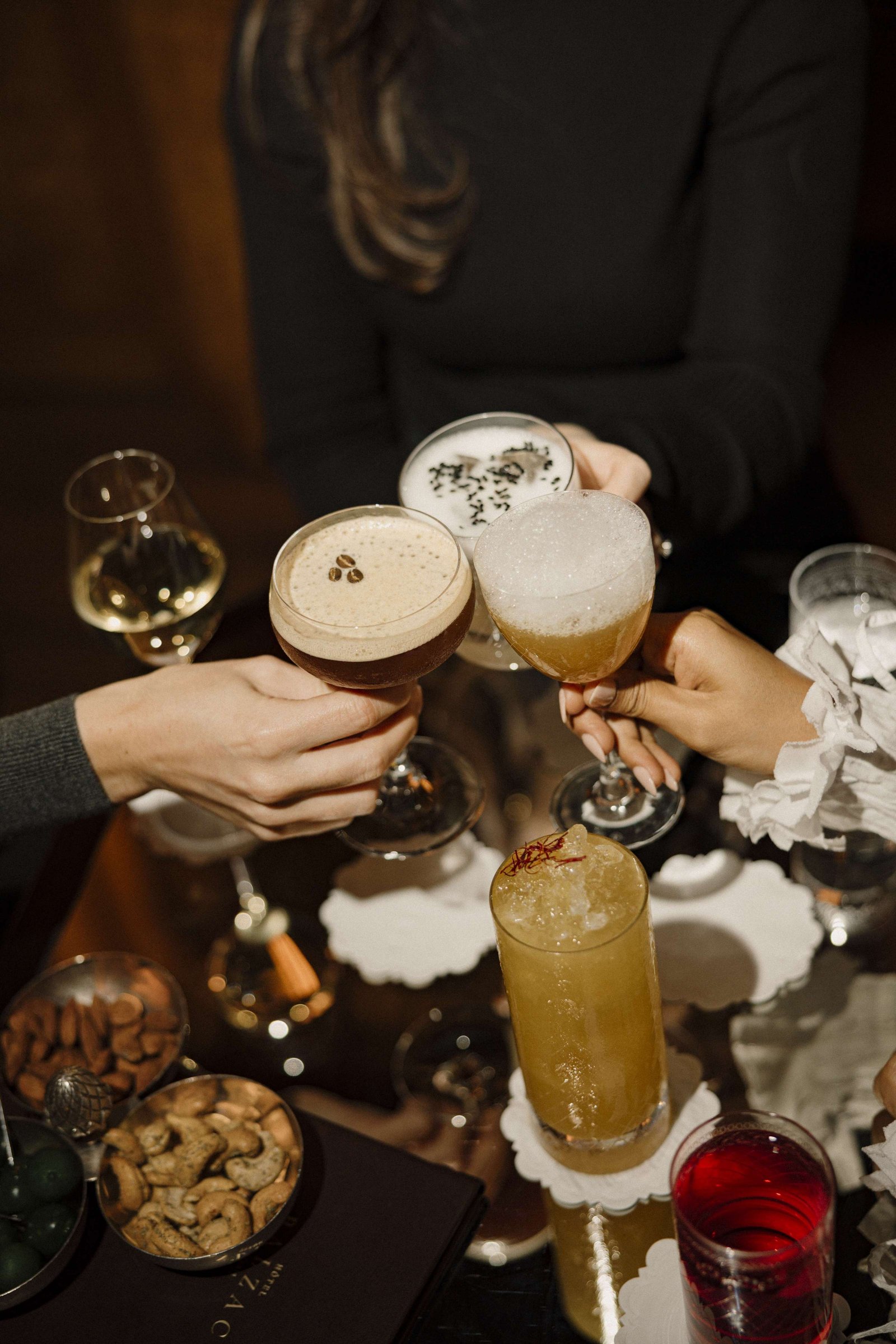 Hôtel Balzac Paris & Spa Ikoï, at the table
