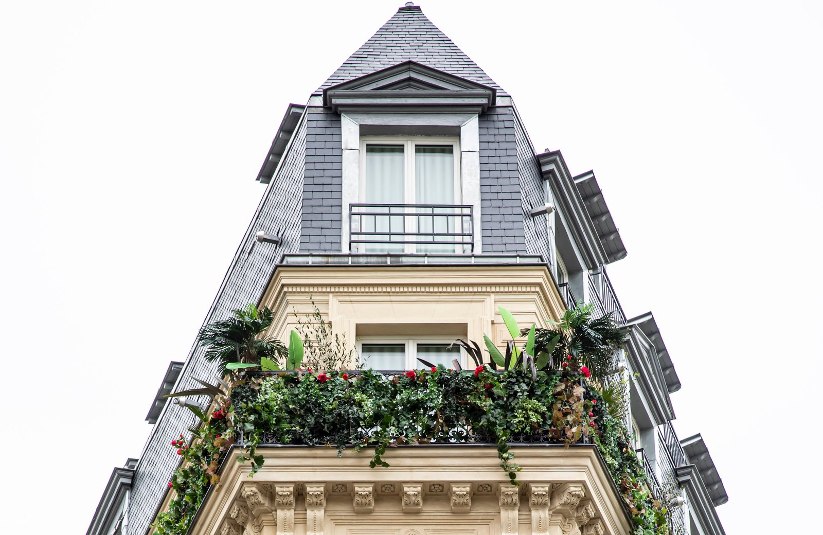 Hotel Florida Paris — backstory