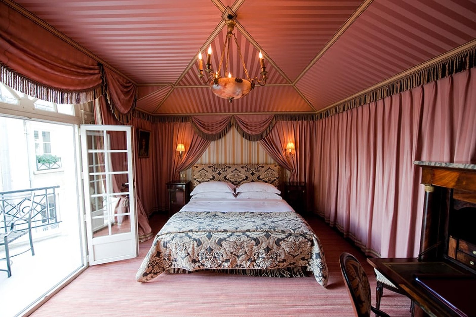 L'Hôtel | A Curious Group of Hotels — rooms