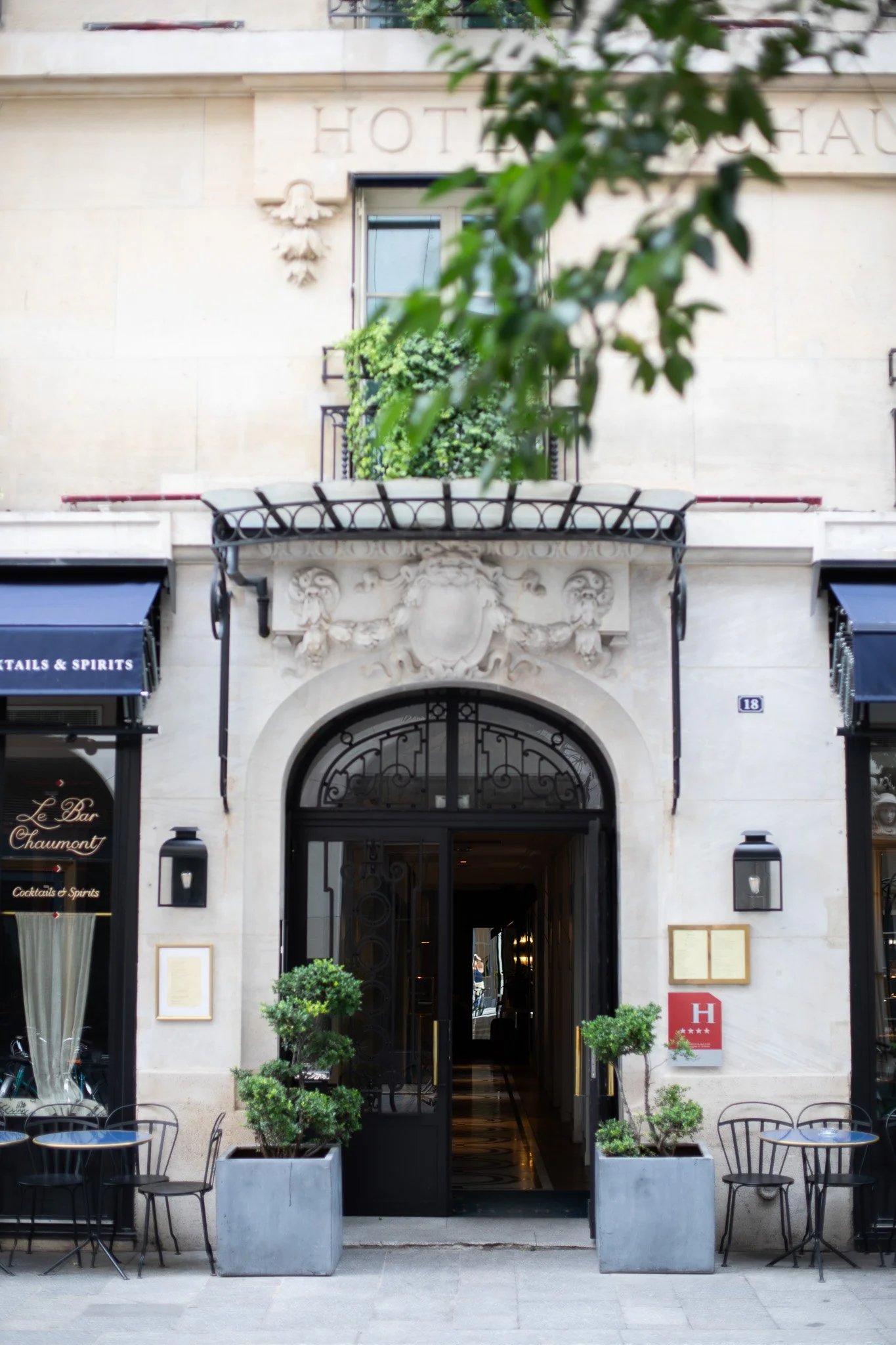 Hotel Bachaumont — backstory