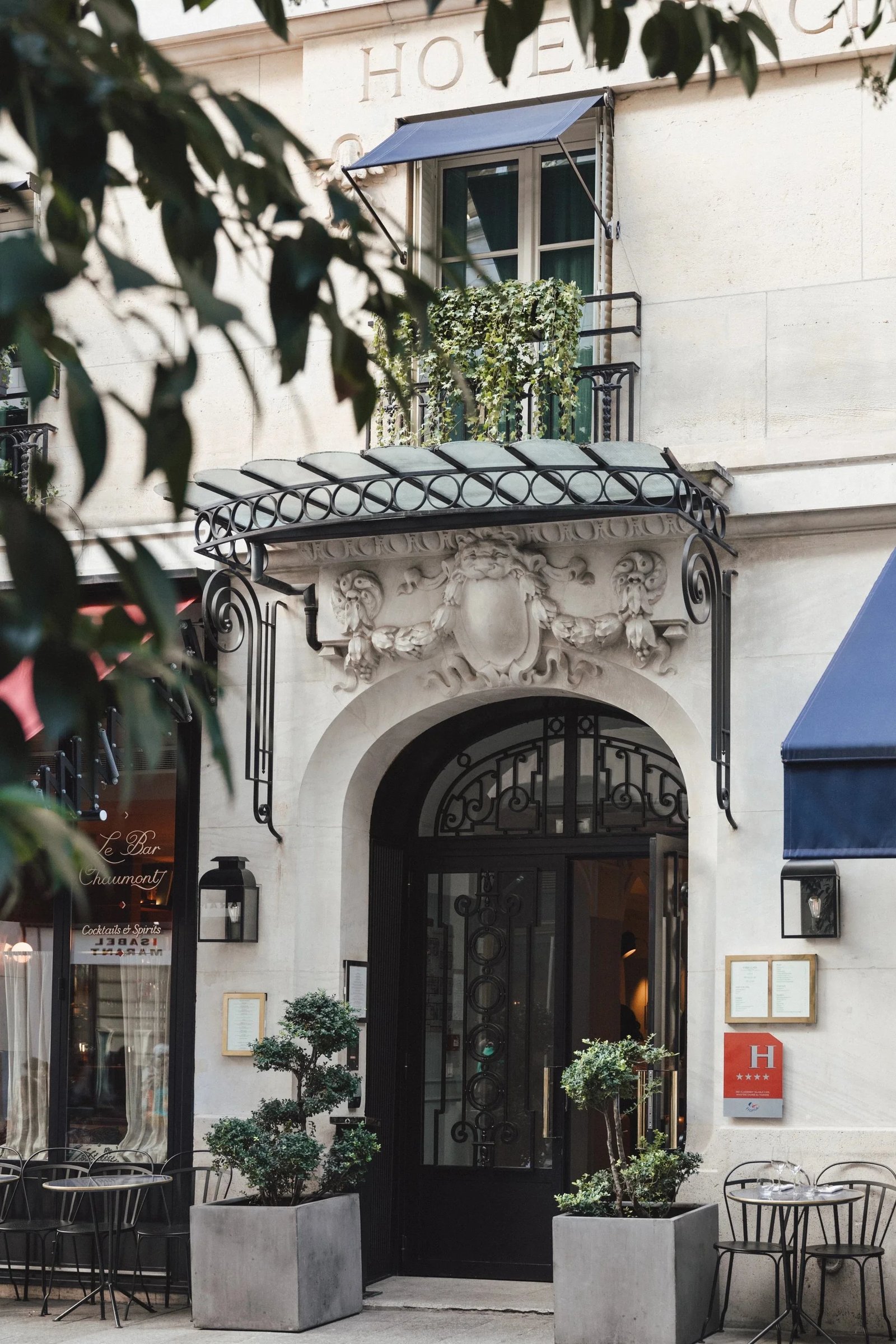 Hotel Bachaumont — backstory