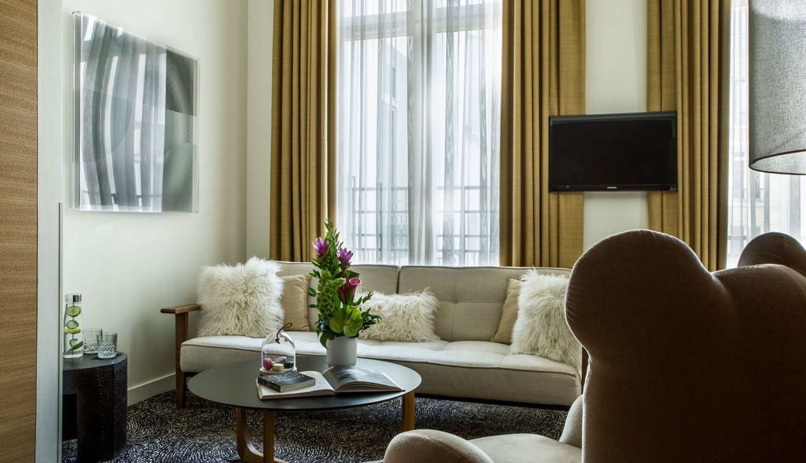 Hôtel Marignan Champs-Élysées — rooms
