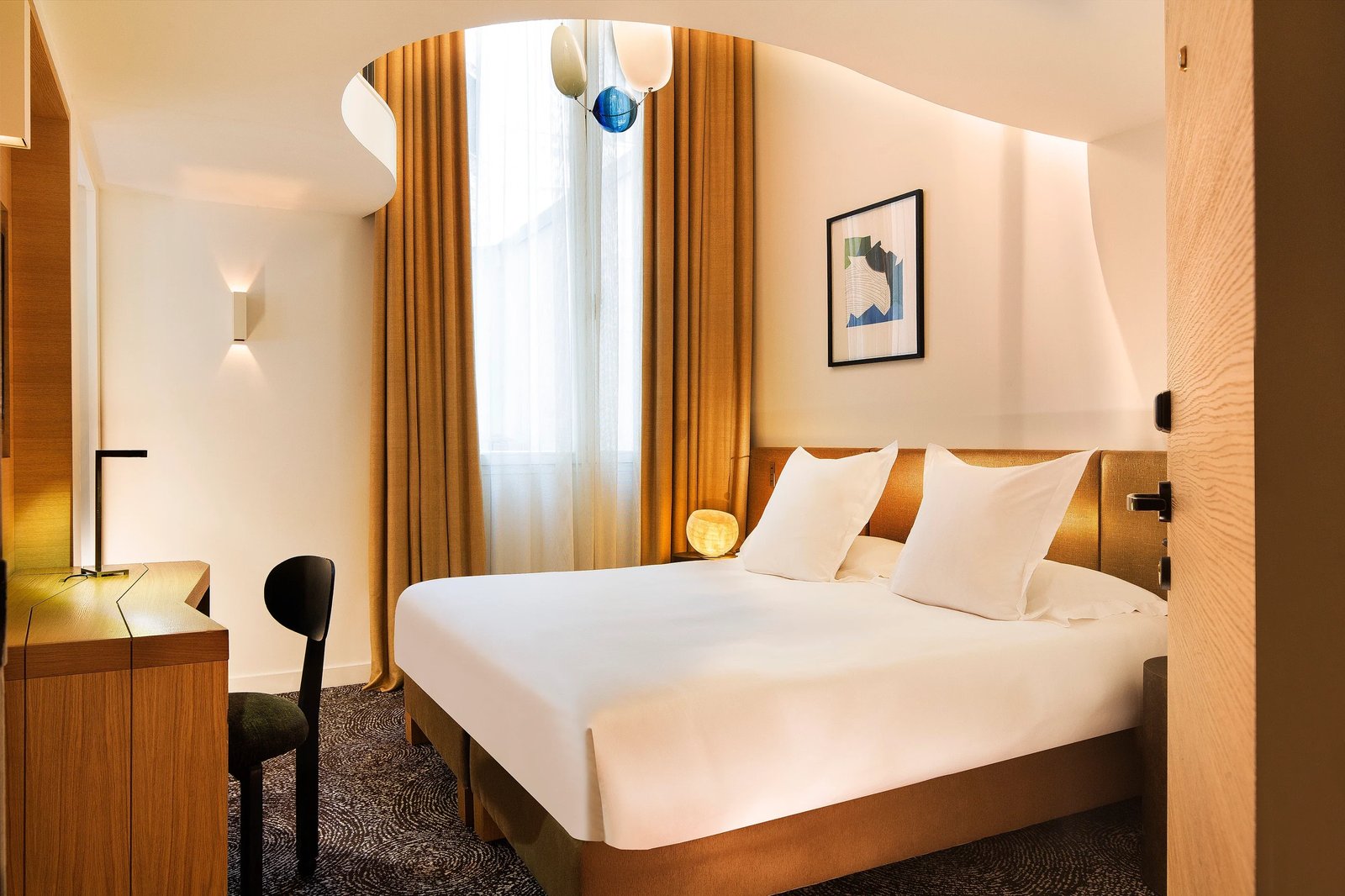 Hôtel Marignan Champs-Élysées — rooms