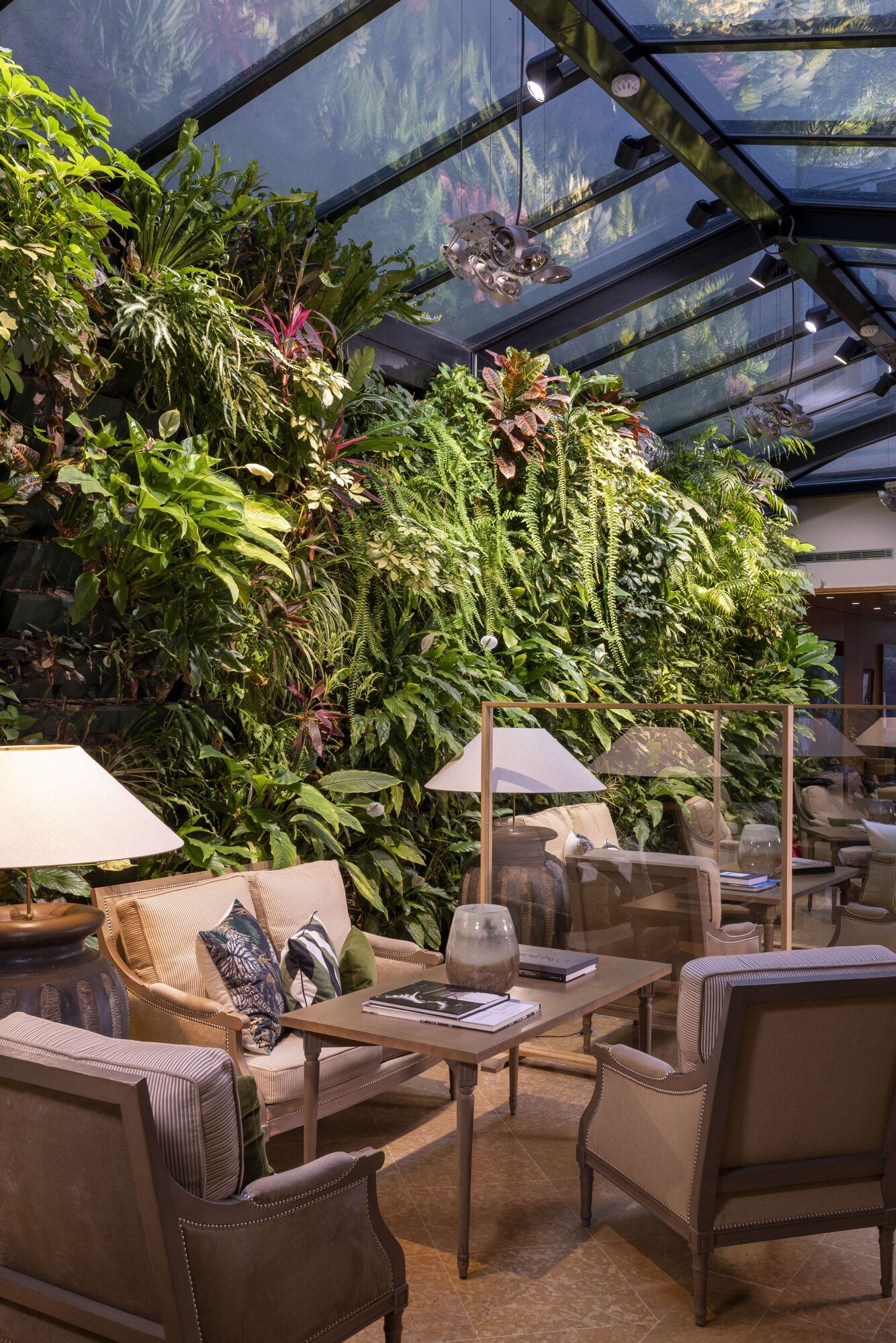 Hôtel Pas de Calais — eat & drink