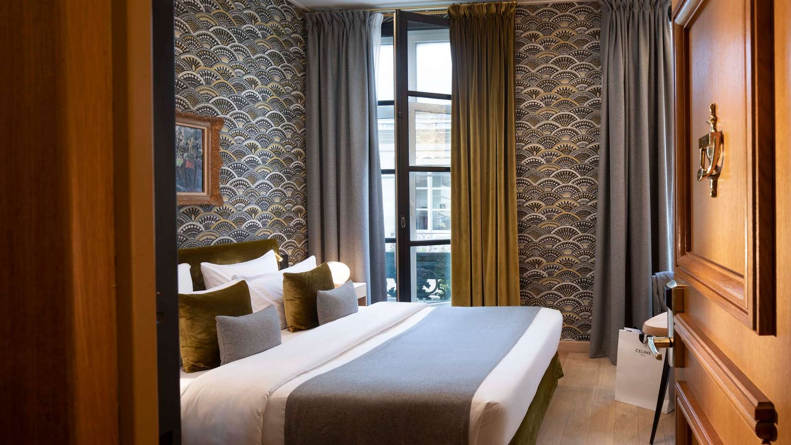 Hôtel Pas de Calais — rooms