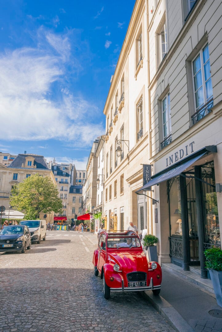 Hôtel Pas de Calais — backstory