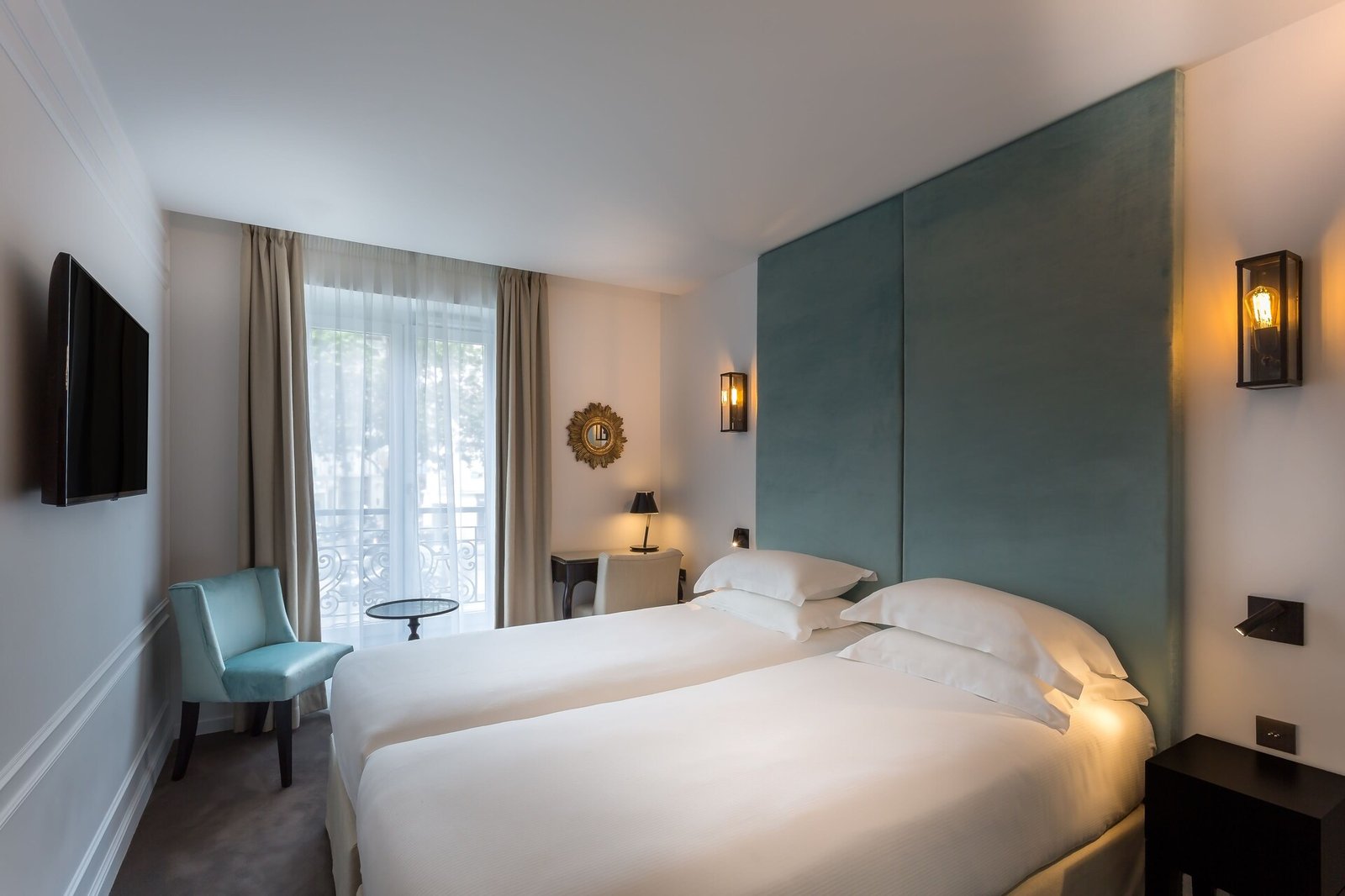 Hôtel La Comtesse Tour Eiffel — rooms