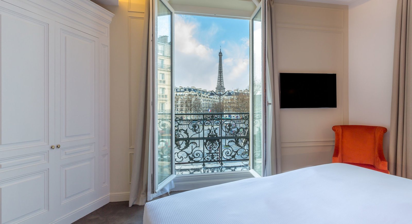 Hôtel La Comtesse Tour Eiffel — rooms