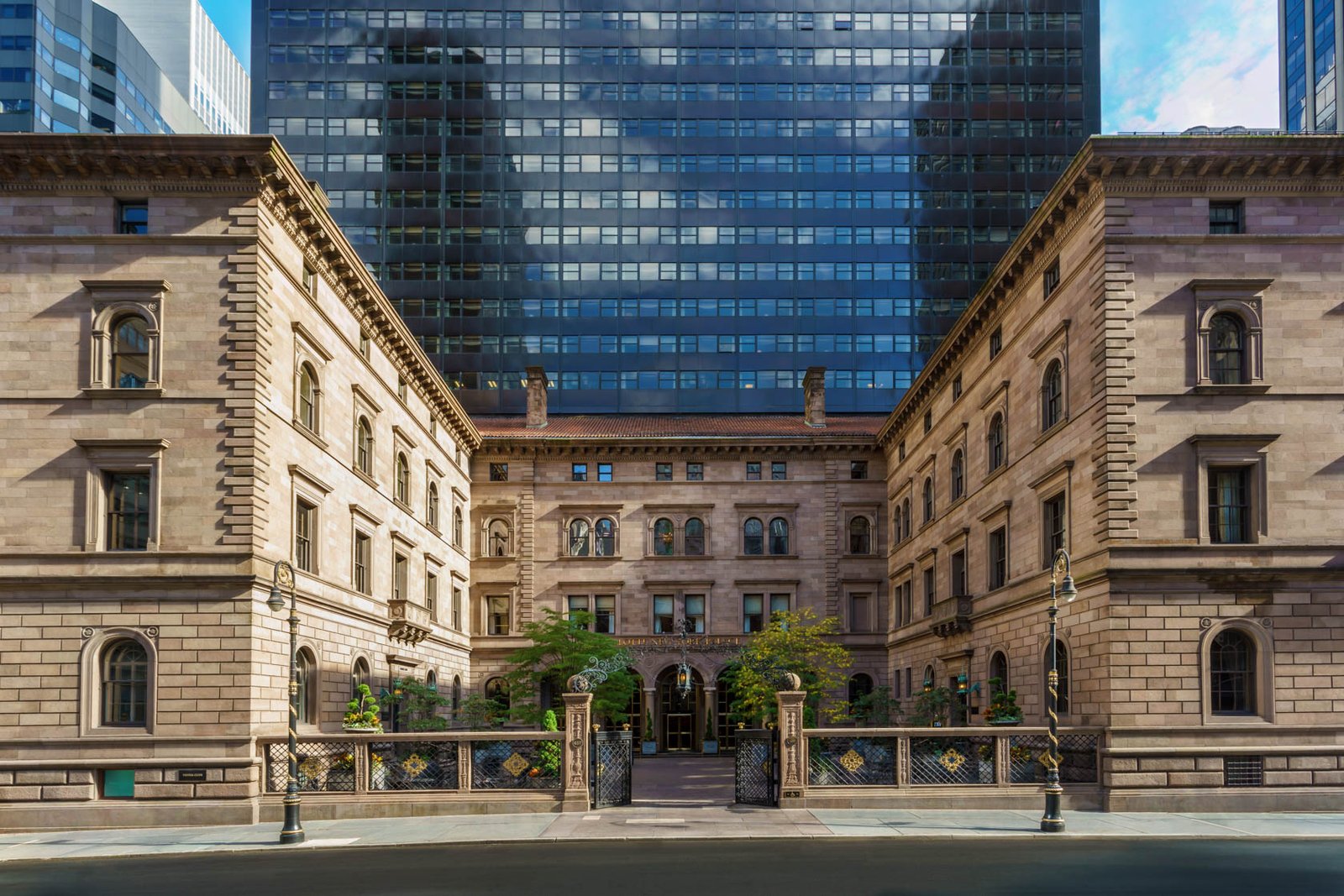 Lotte New York Palace — backstory