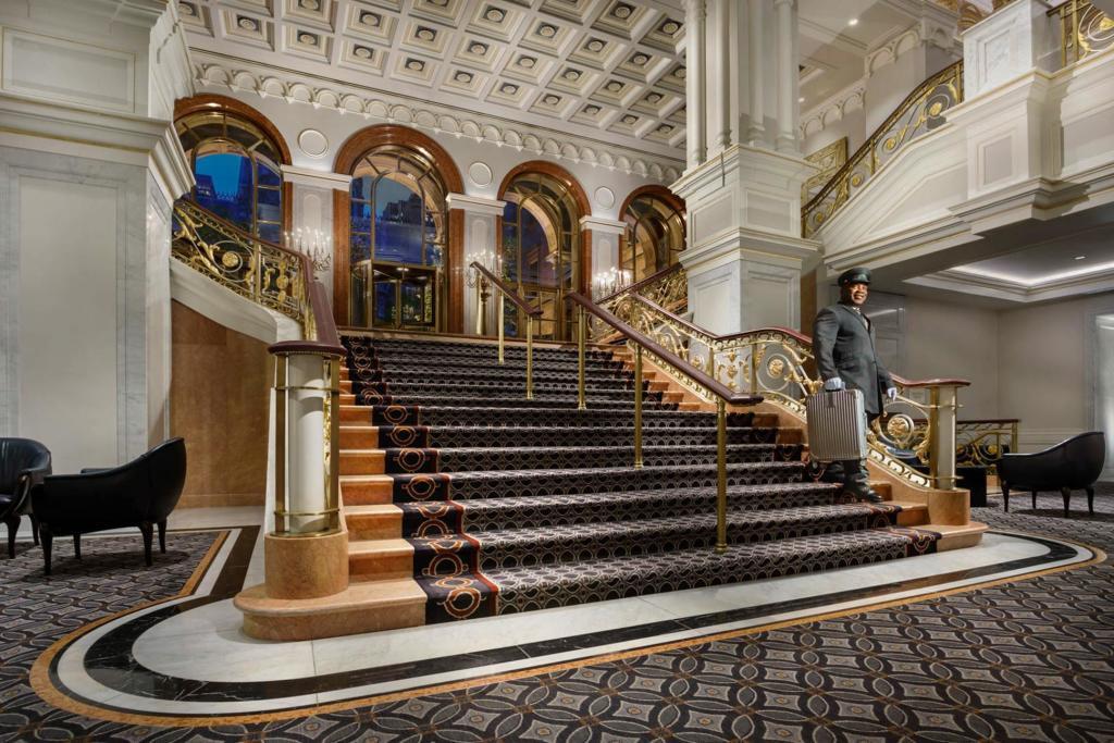 Lotte New York Palace — vibe