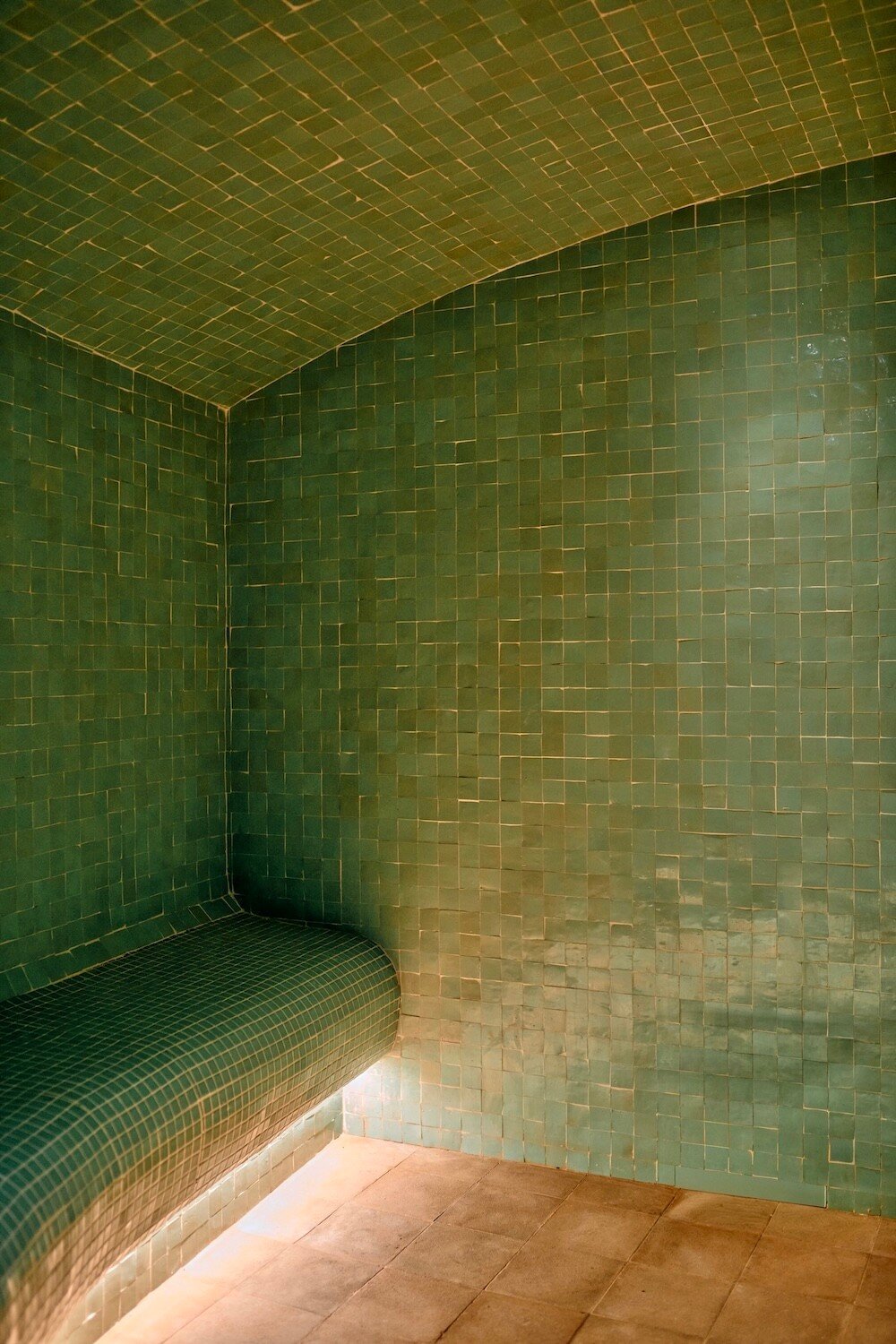 Hôtel Les Deux Gares, the spa