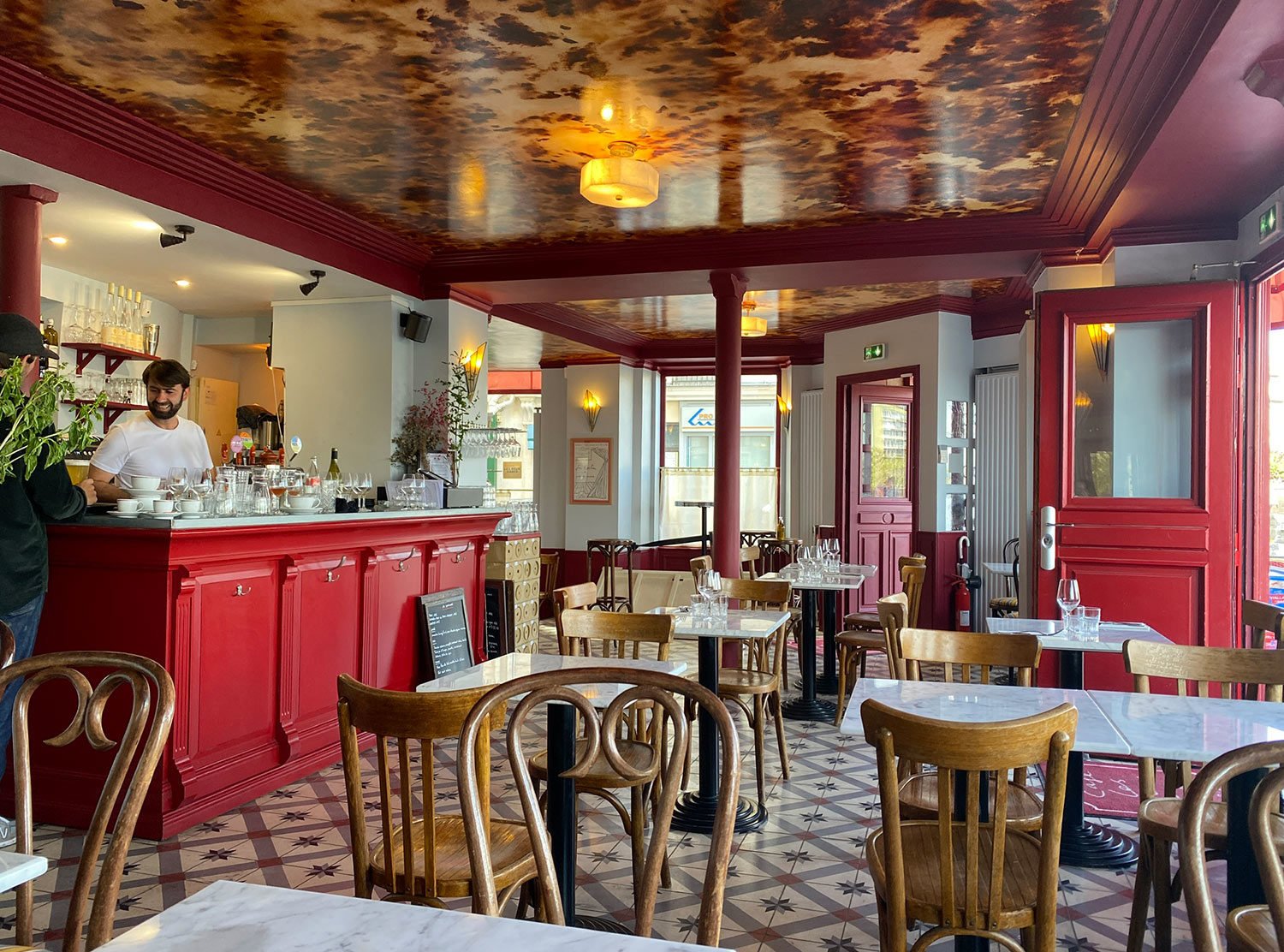 Hôtel Les Deux Gares — eat & drink