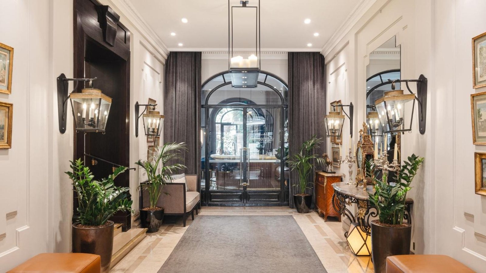 Hôtel Lancaster Paris Champs Elysées — vibe